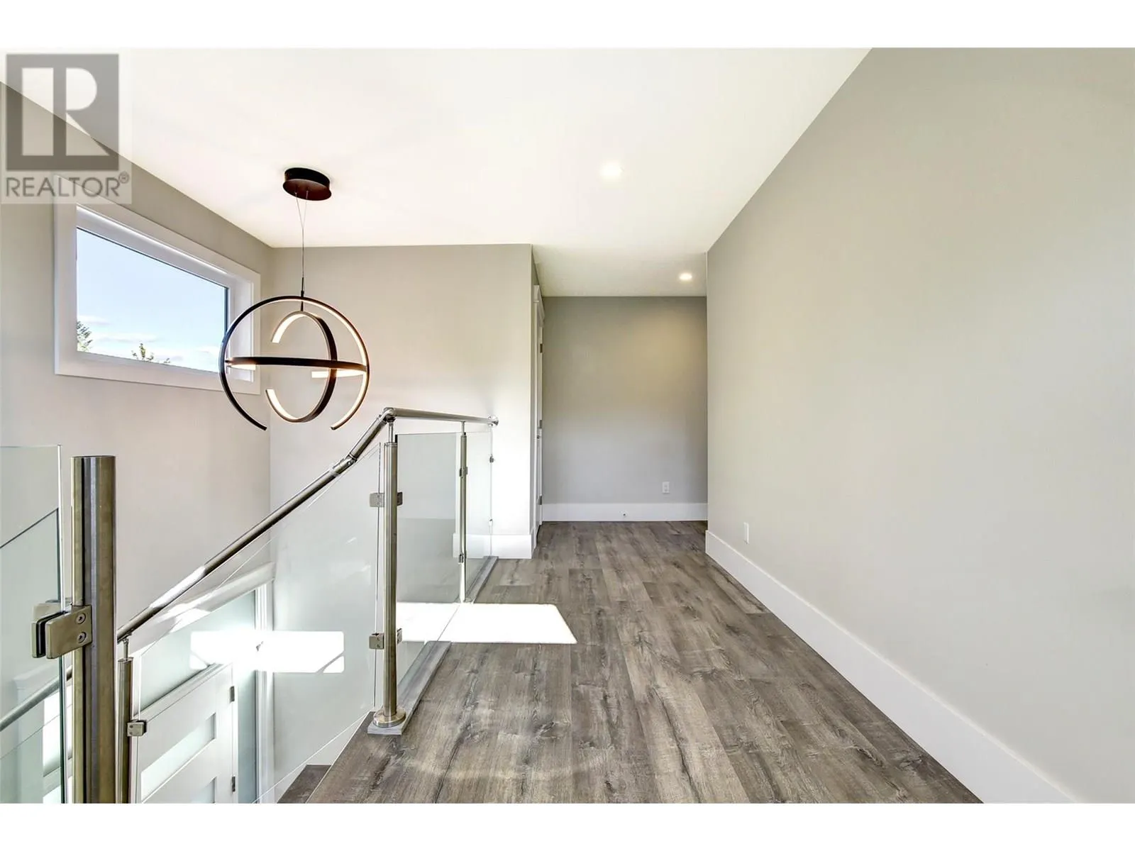 1051 Aurora Heights
