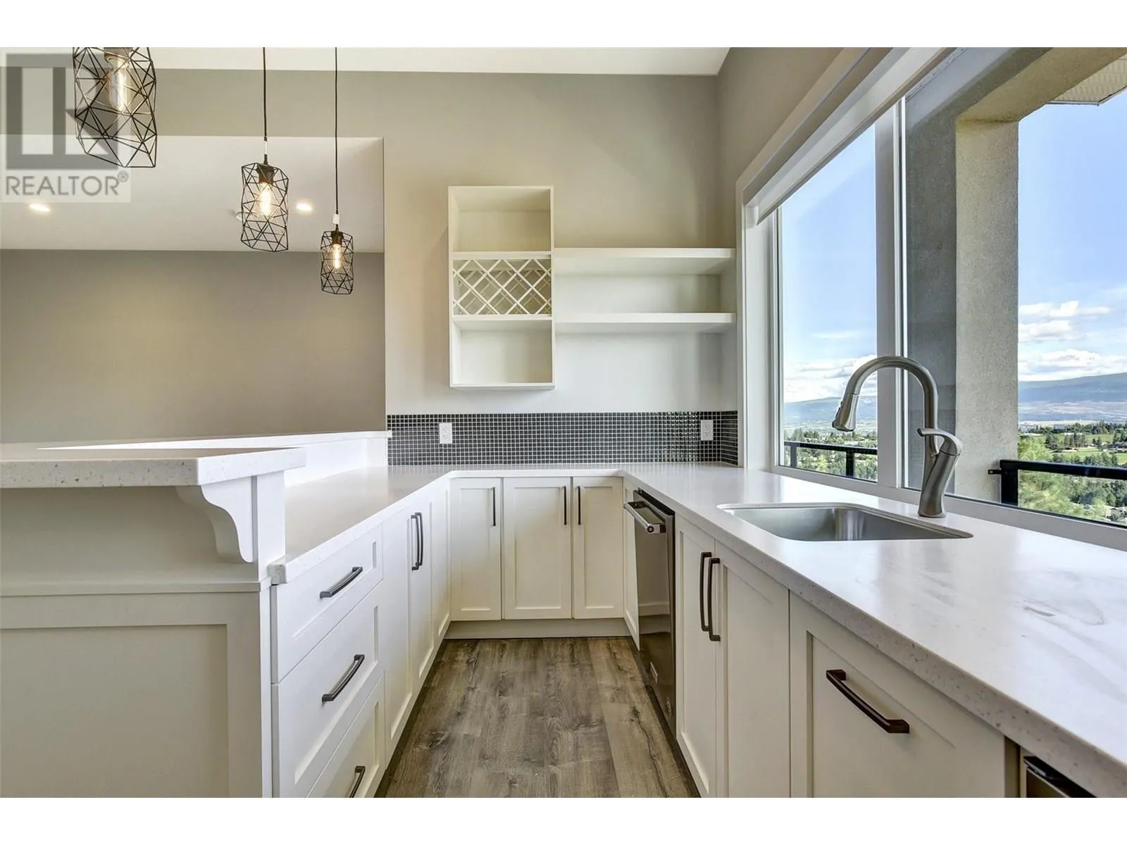 1051 Aurora Heights