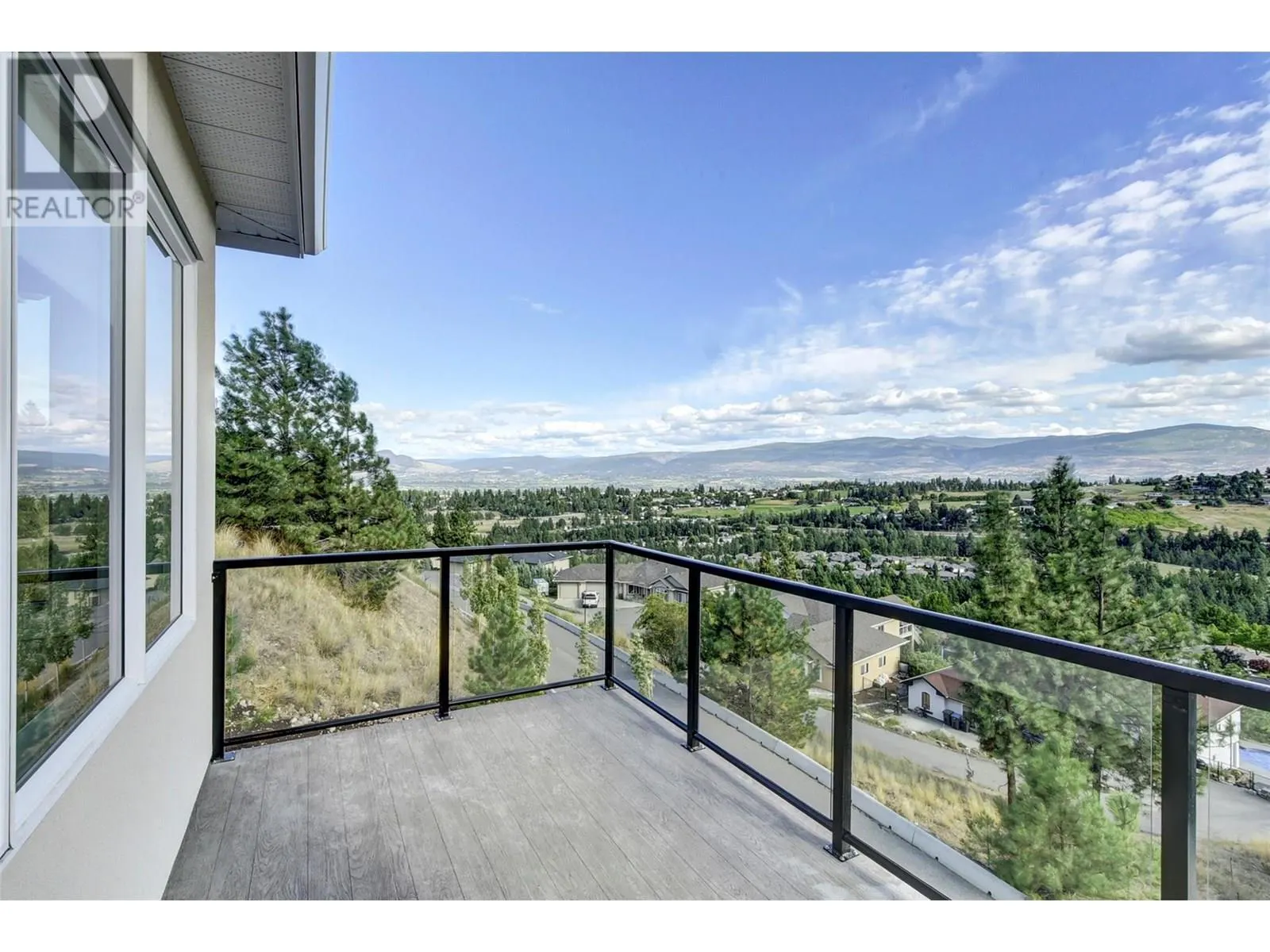 1051 Aurora Heights