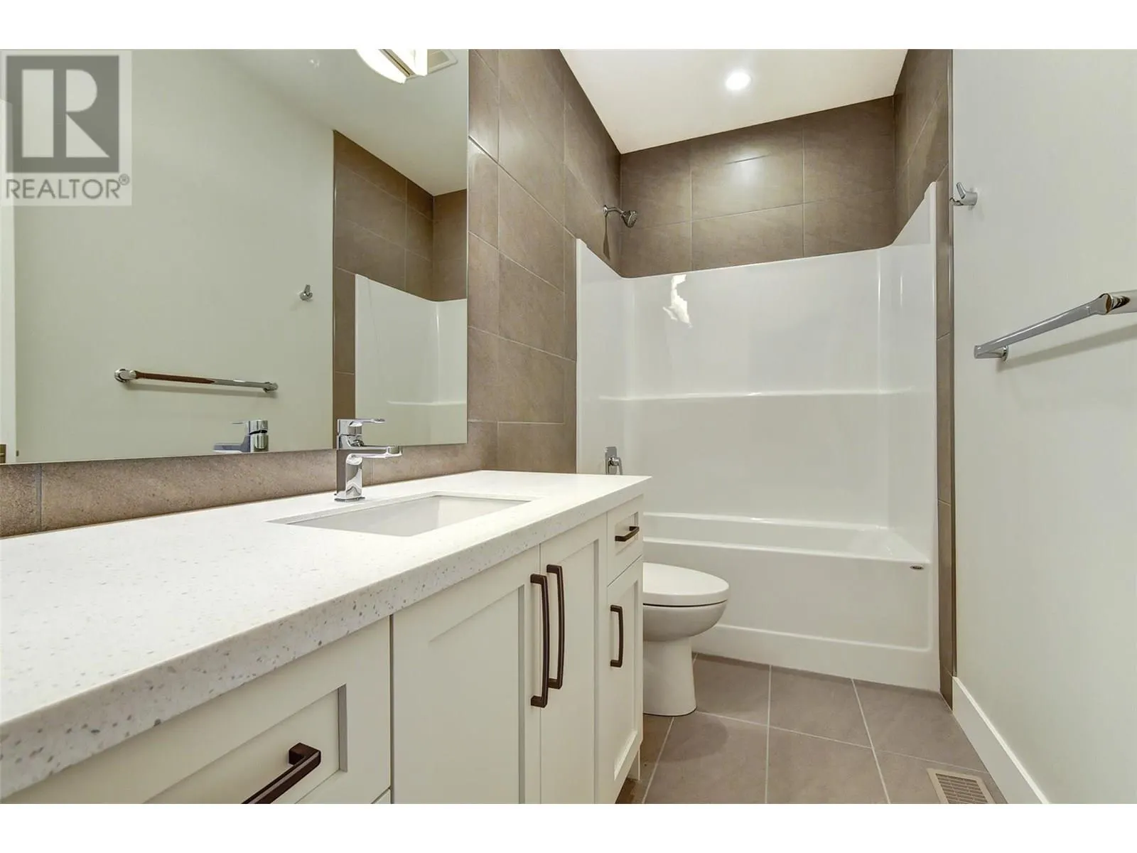1051 Aurora Heights