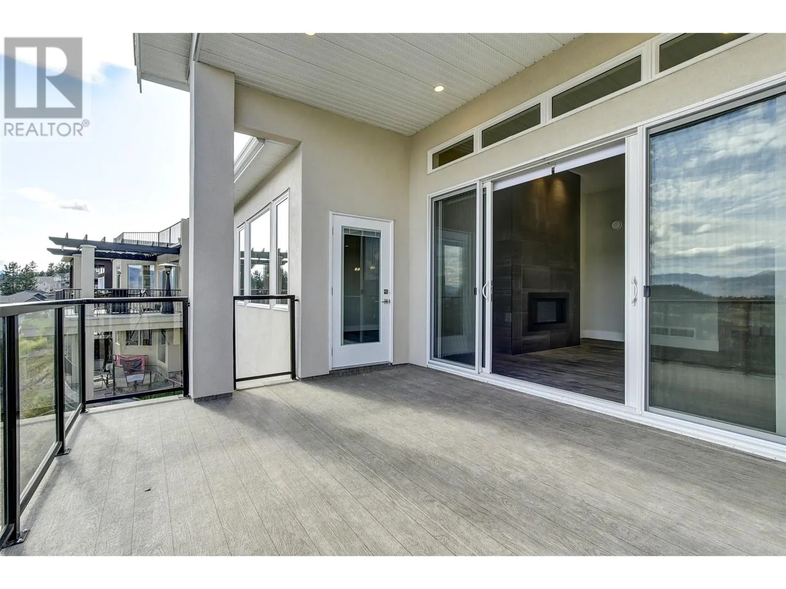 1051 Aurora Heights