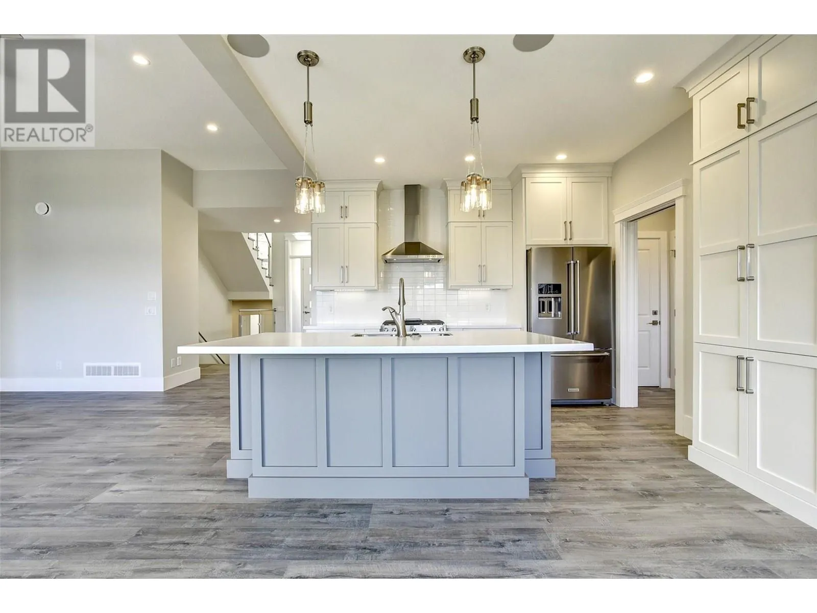 1051 Aurora Heights