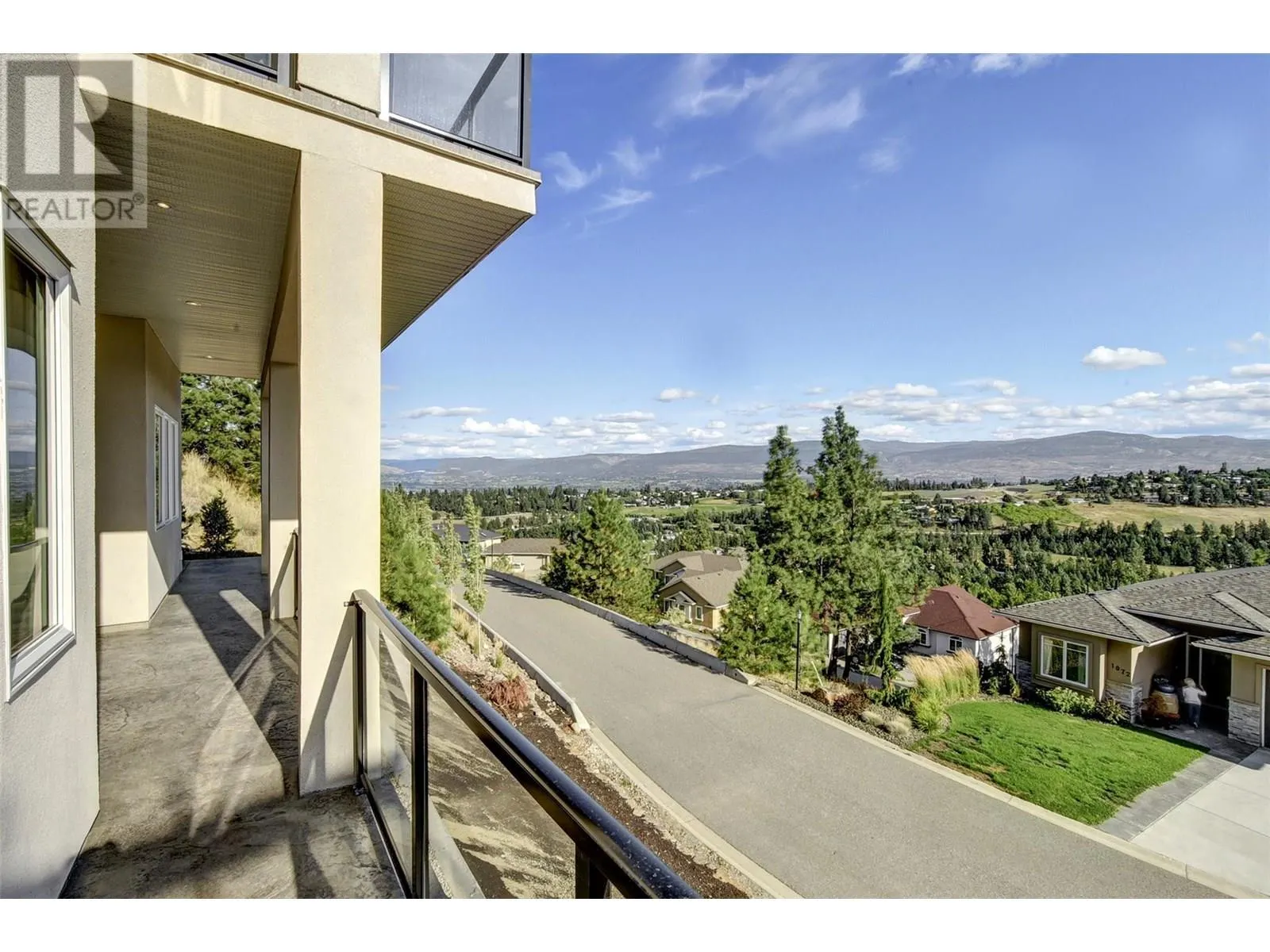 1051 Aurora Heights