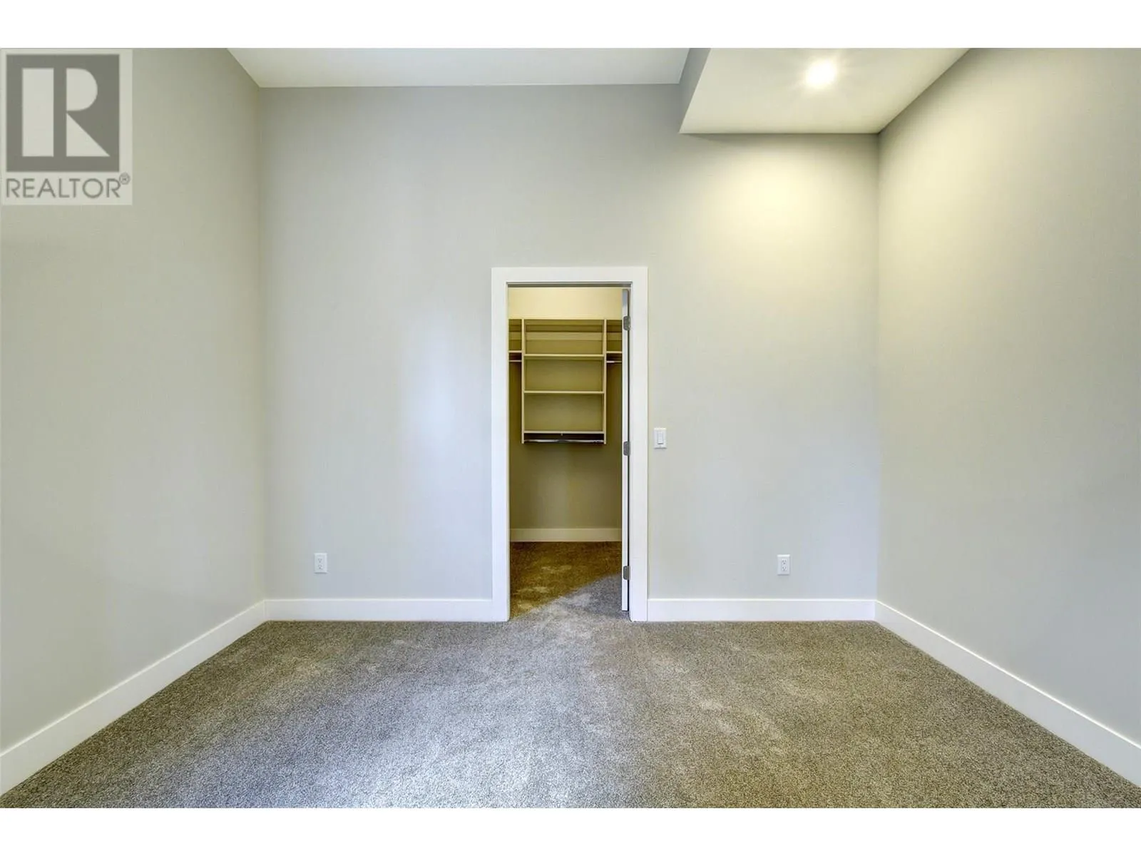 1051 Aurora Heights