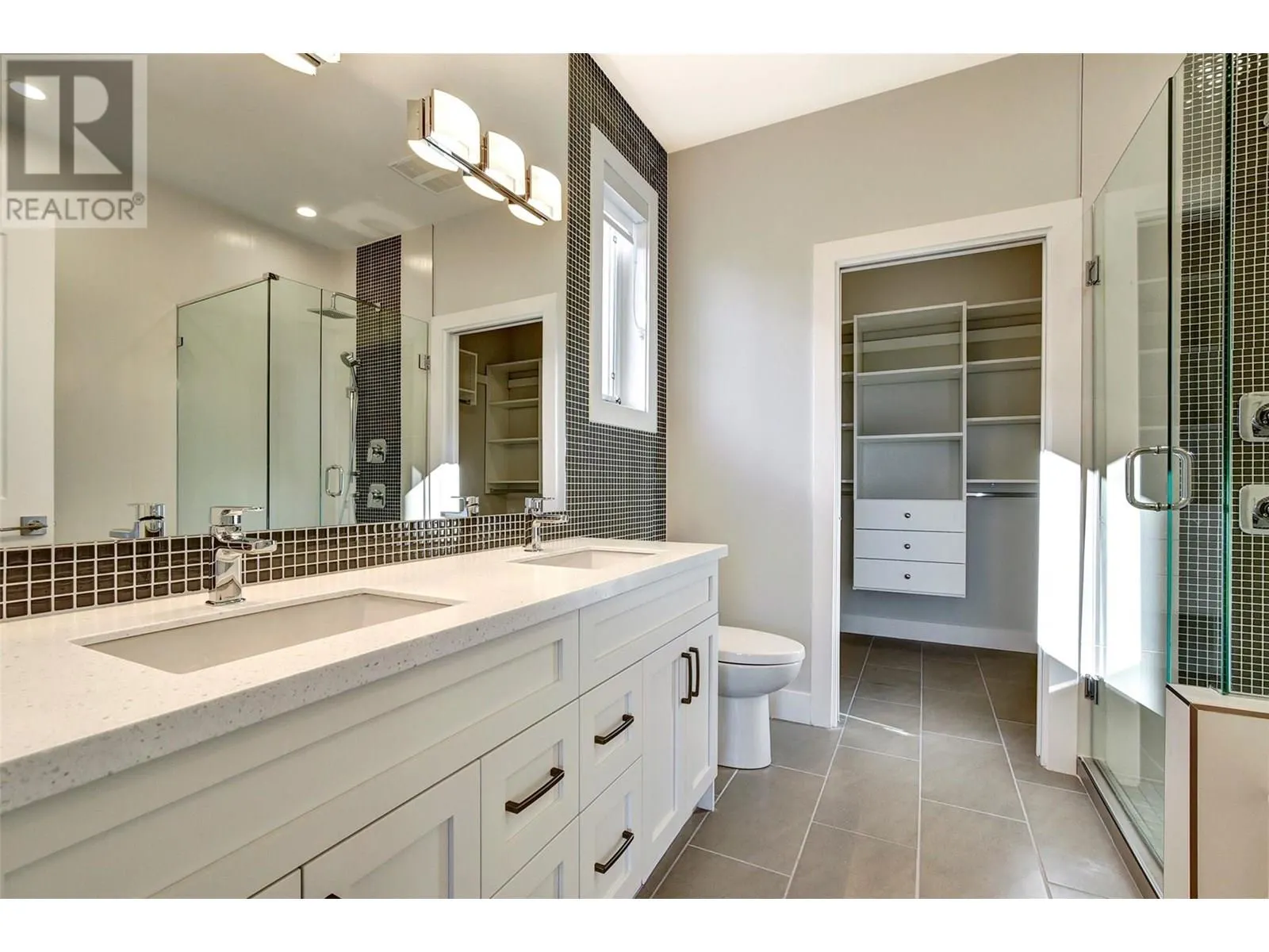 1051 Aurora Heights