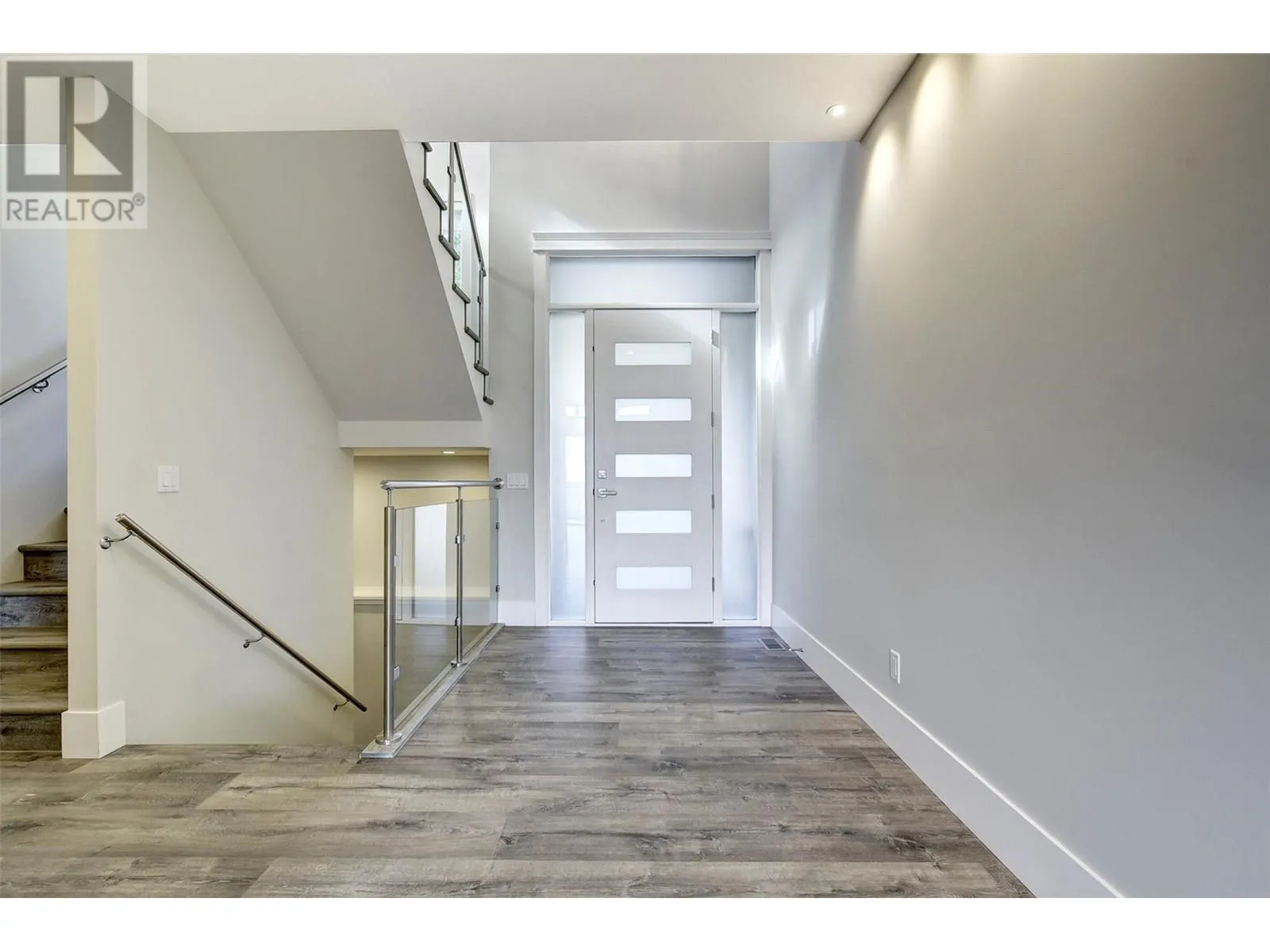 1051 Aurora Heights