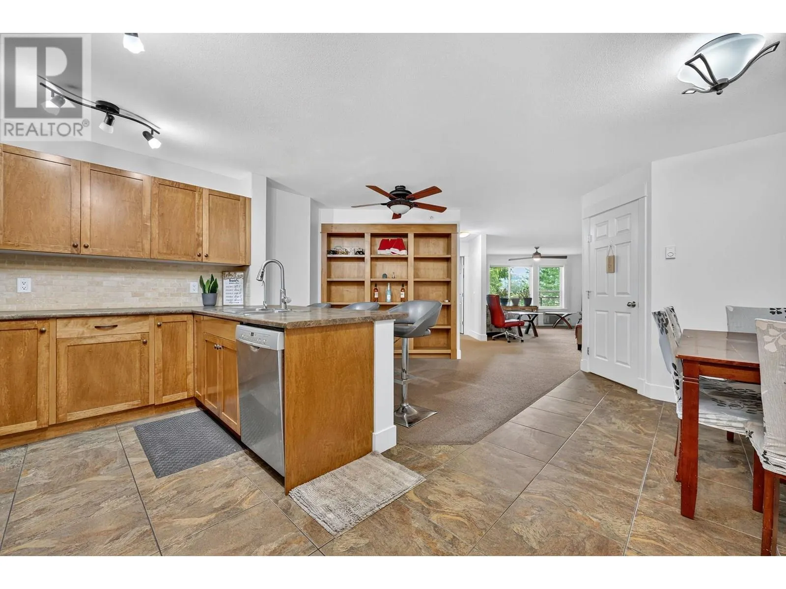 135 Ziprick Road Unit# 409