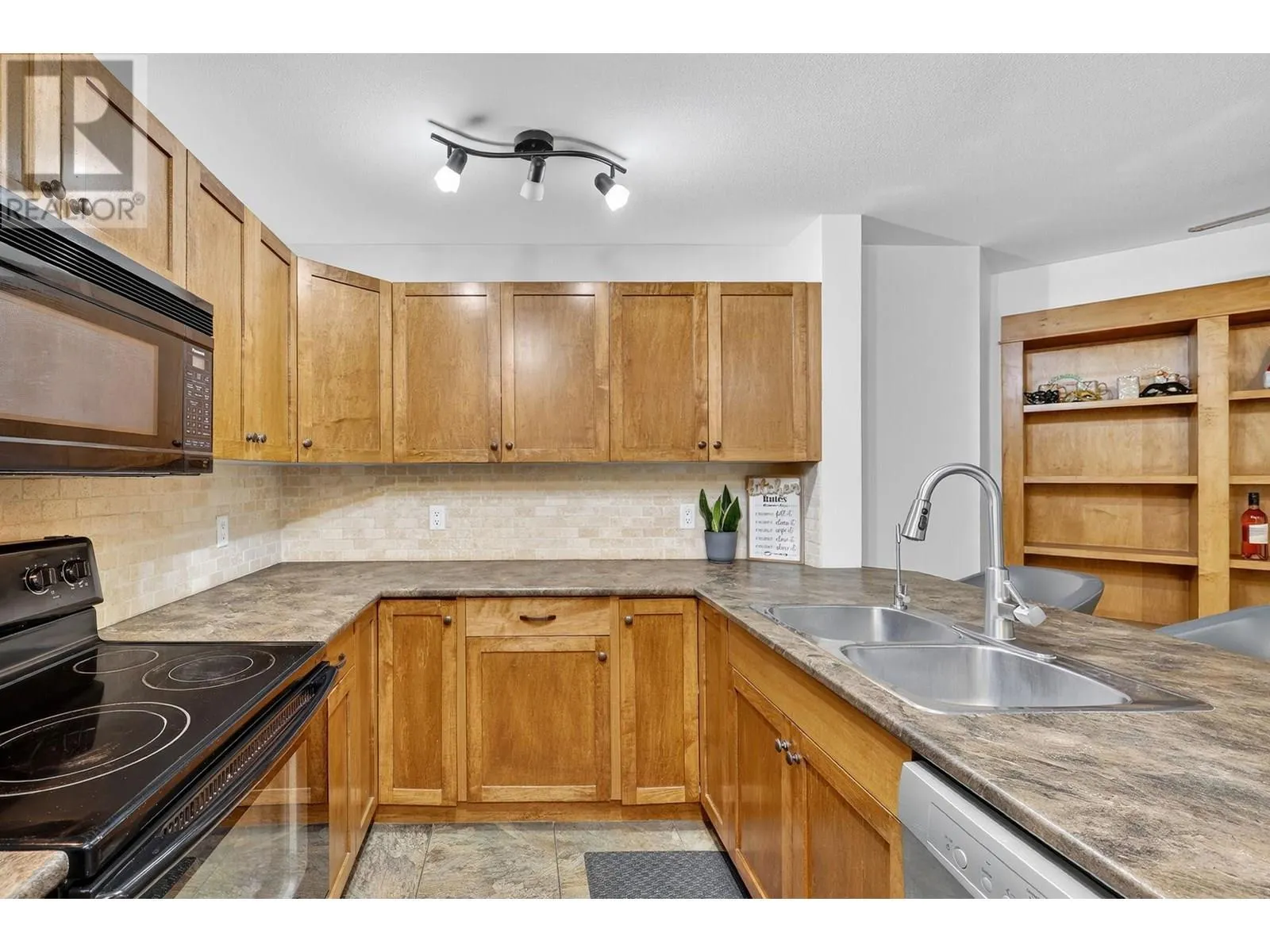 135 Ziprick Road Unit# 409