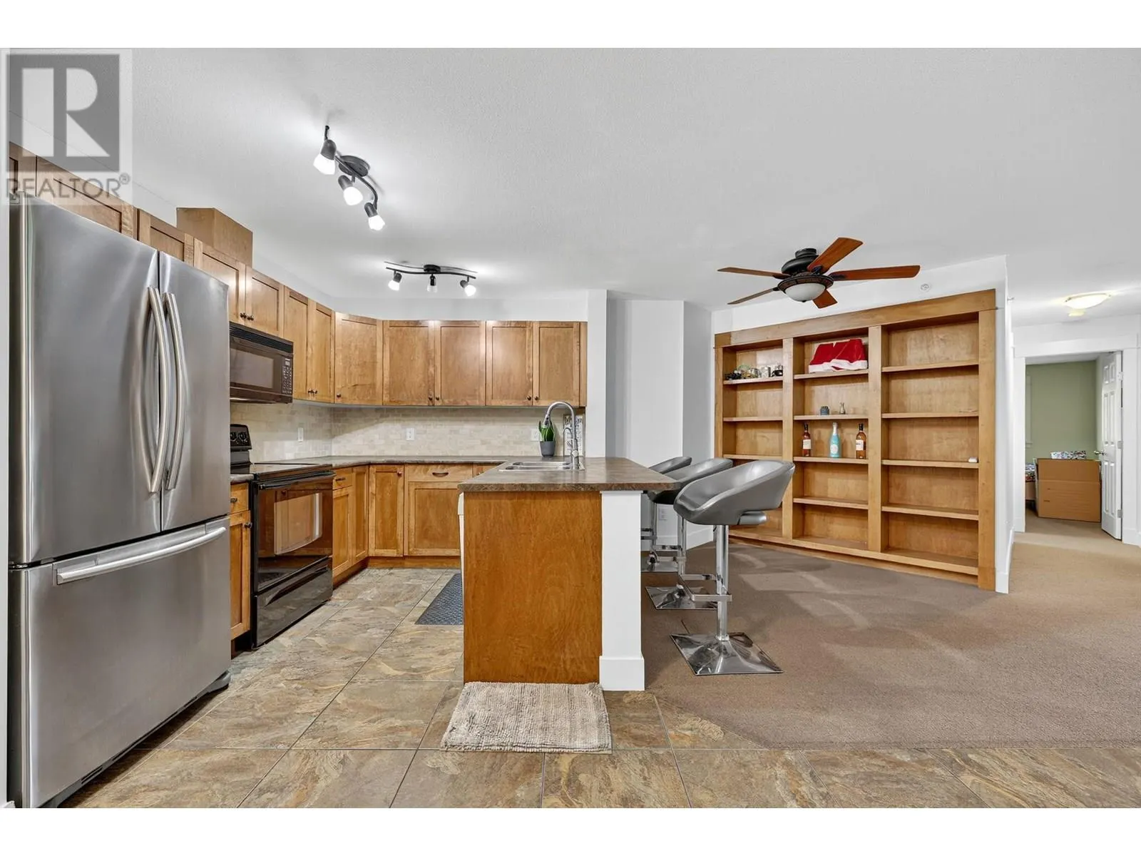135 Ziprick Road Unit# 409