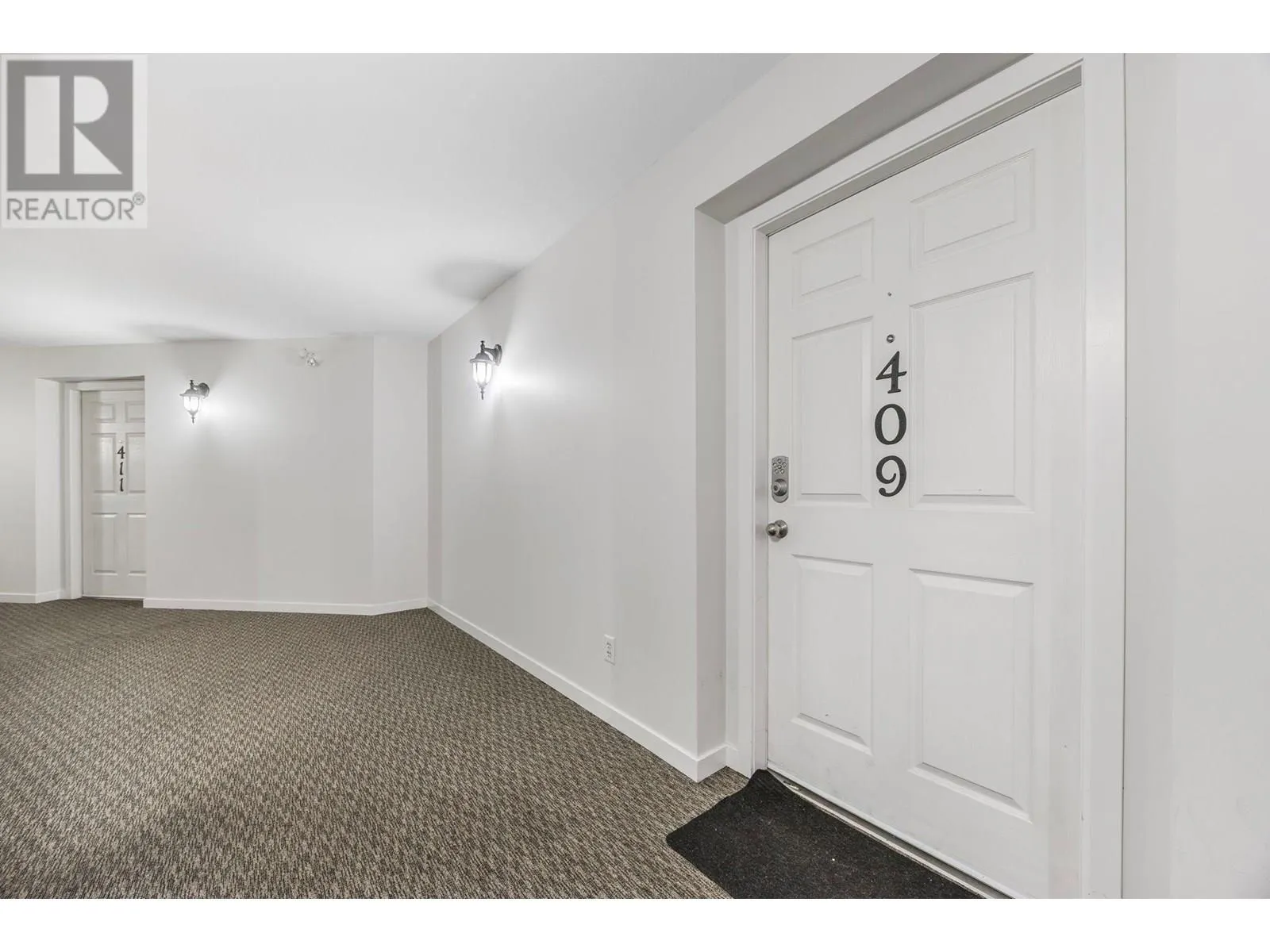 135 Ziprick Road Unit# 409
