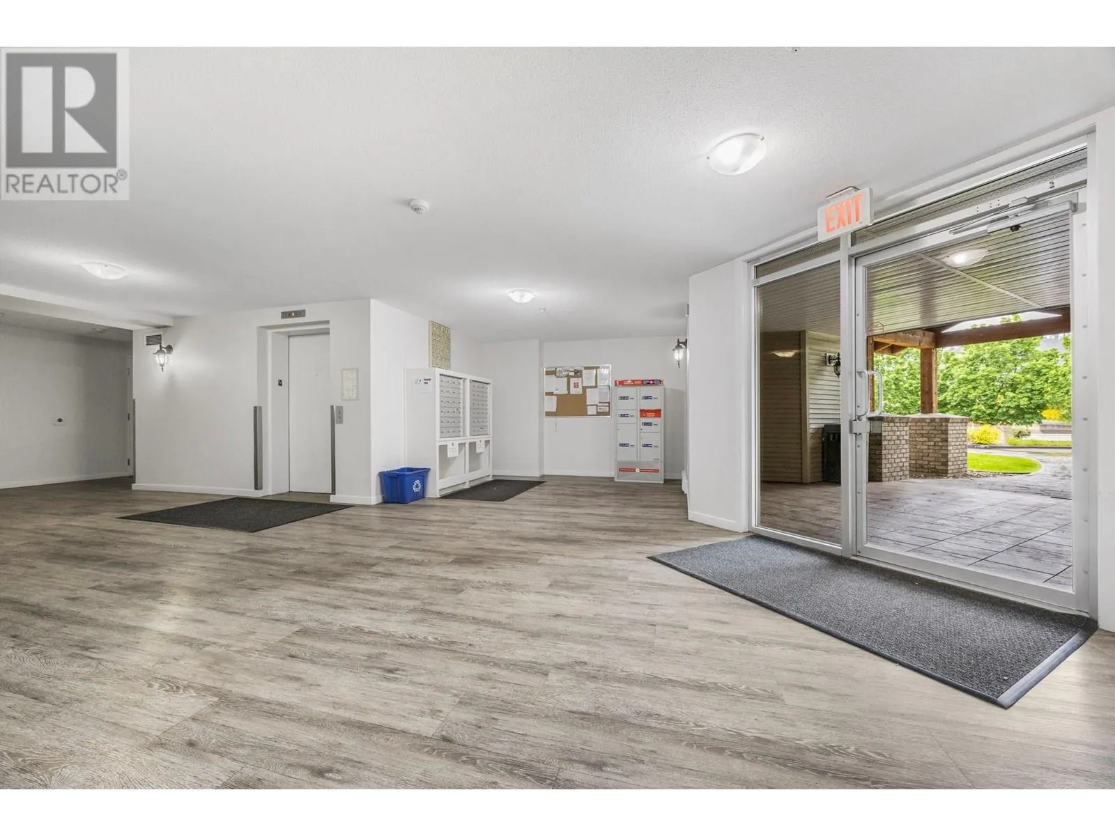 135 Ziprick Road Unit# 409