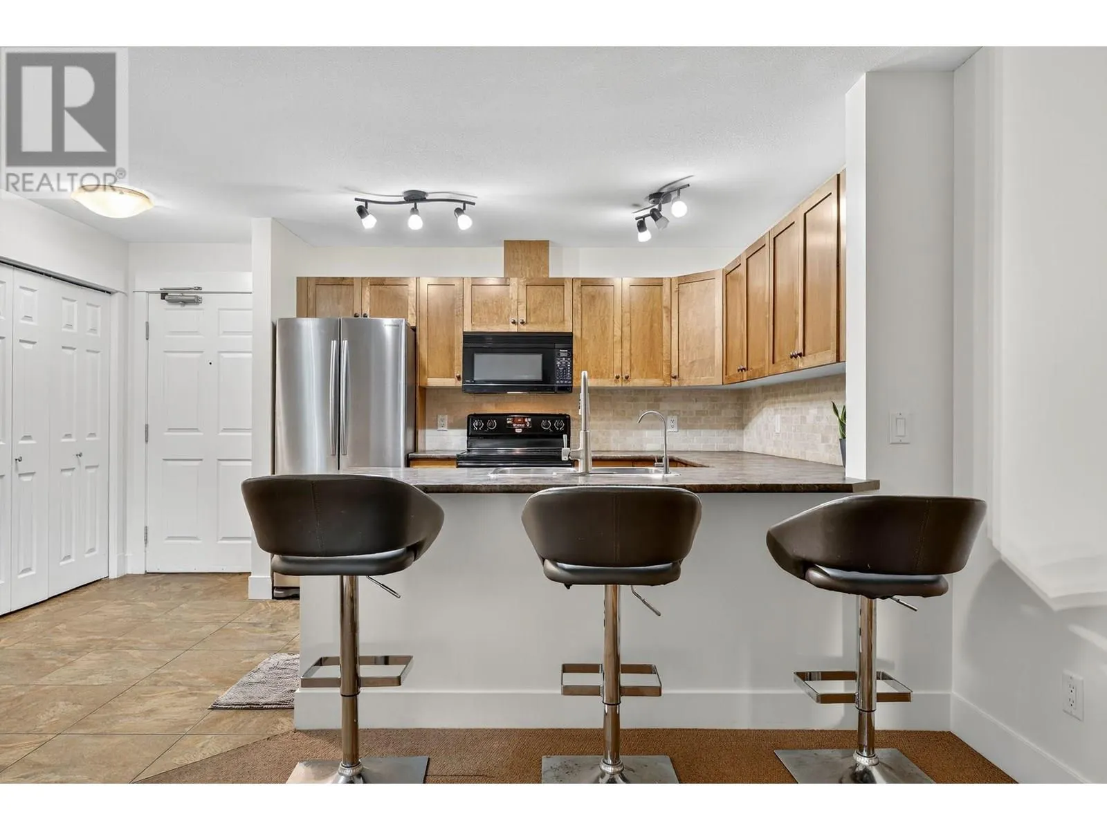 135 Ziprick Road Unit# 409