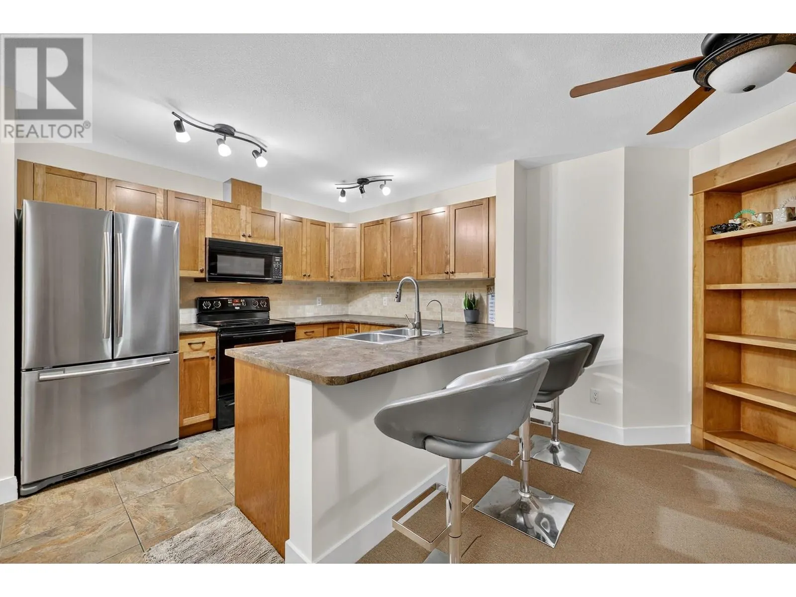 135 Ziprick Road Unit# 409