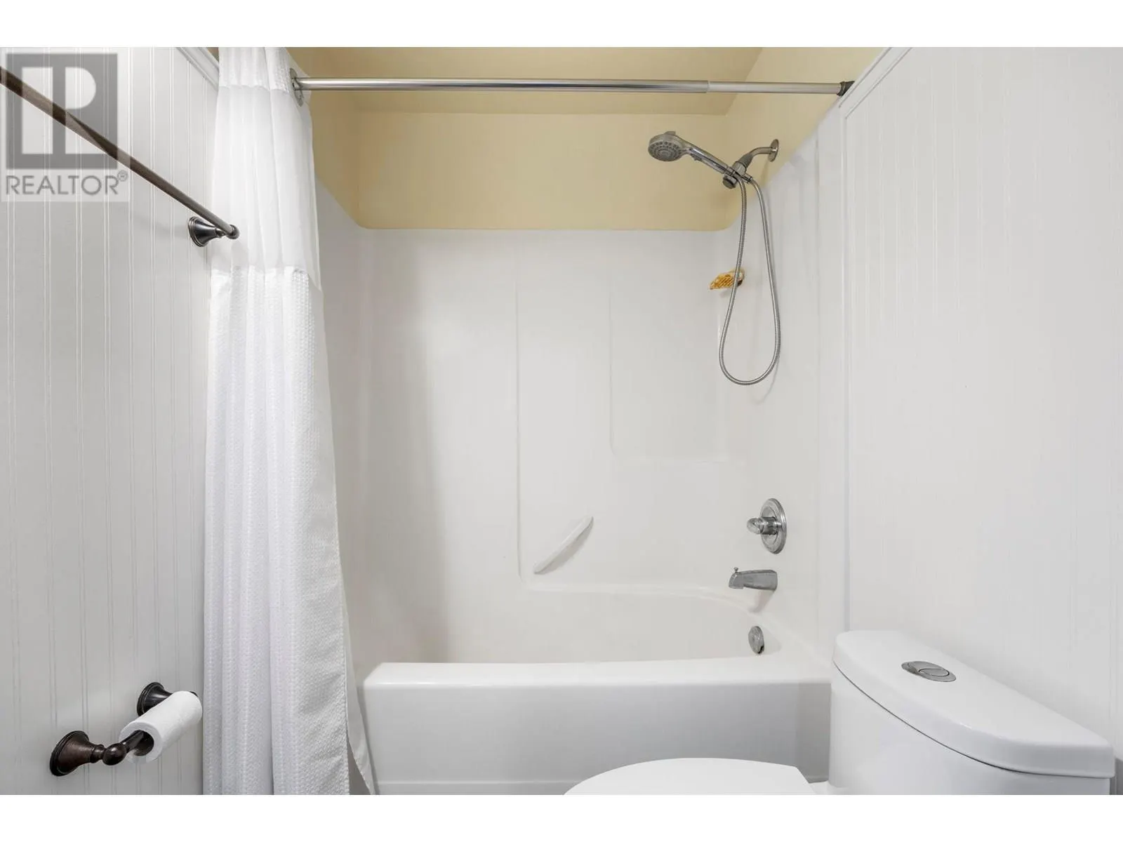 135 Ziprick Road Unit# 409
