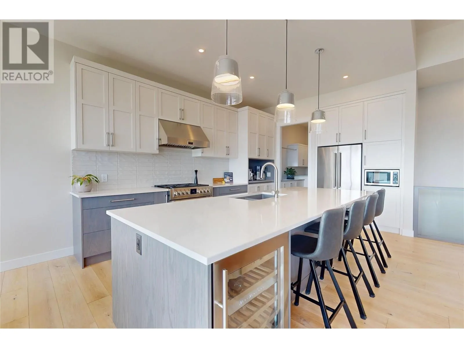 2502 Hedgestone Drive