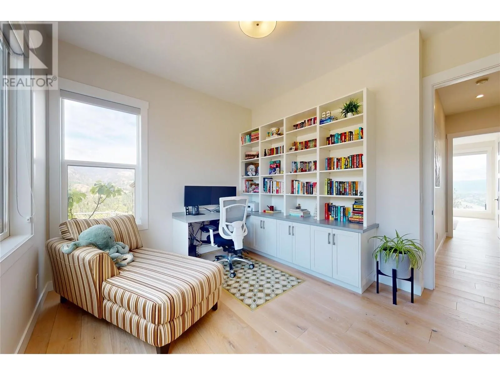 2502 Hedgestone Drive