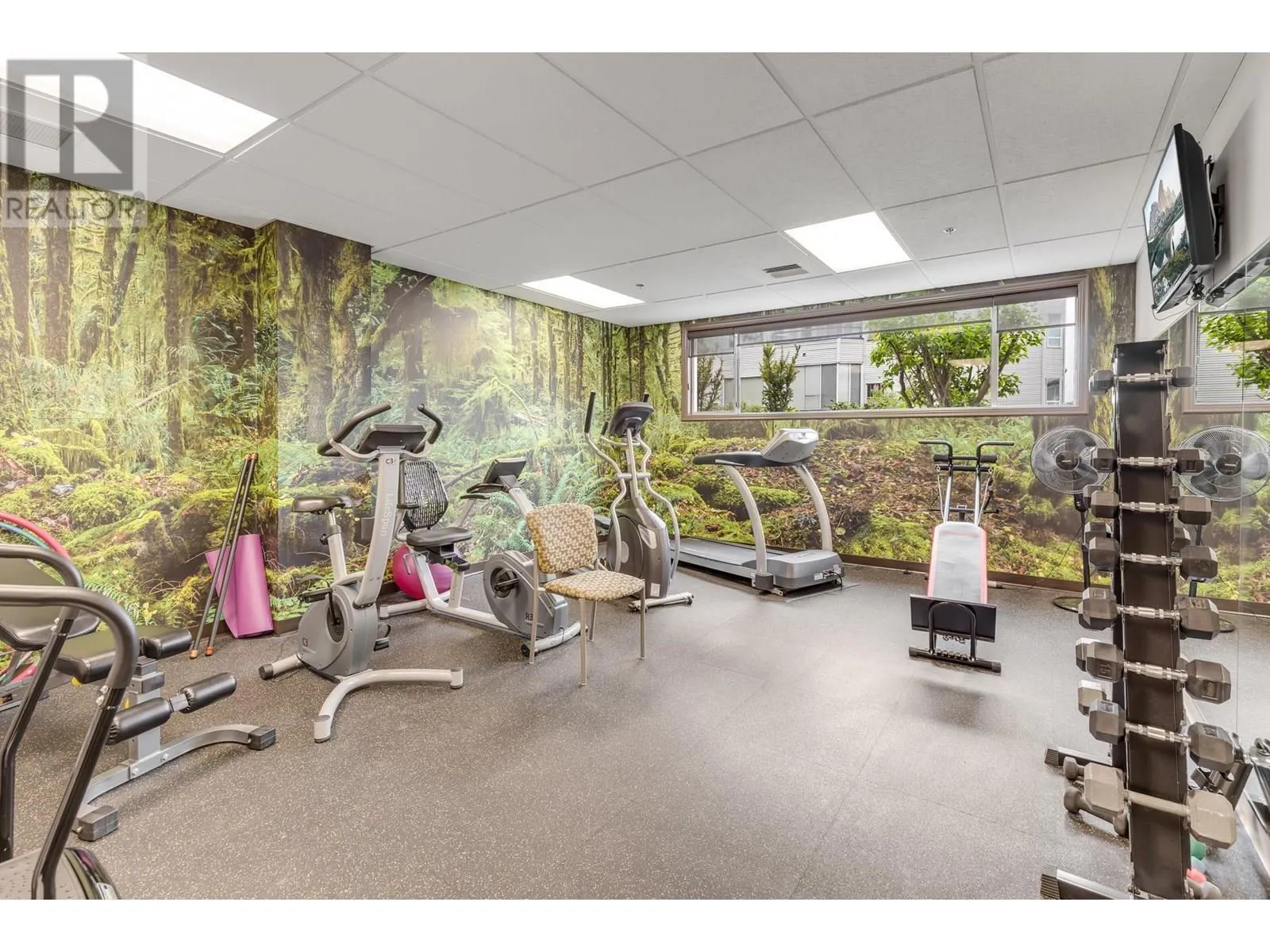 3283 Casorso Road Unit# 202