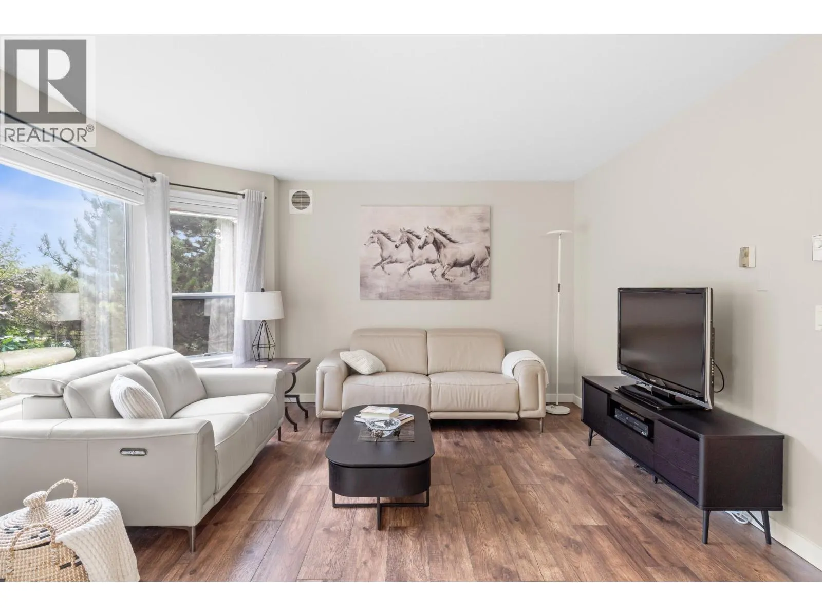 3283 Casorso Road Unit# 202