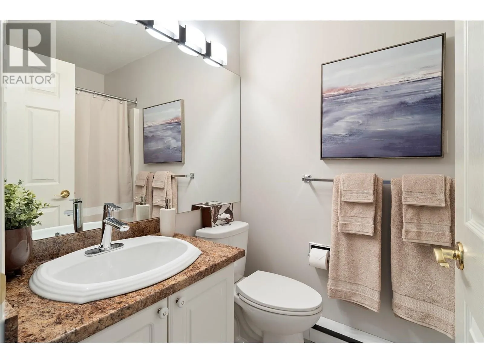 3283 Casorso Road Unit# 202
