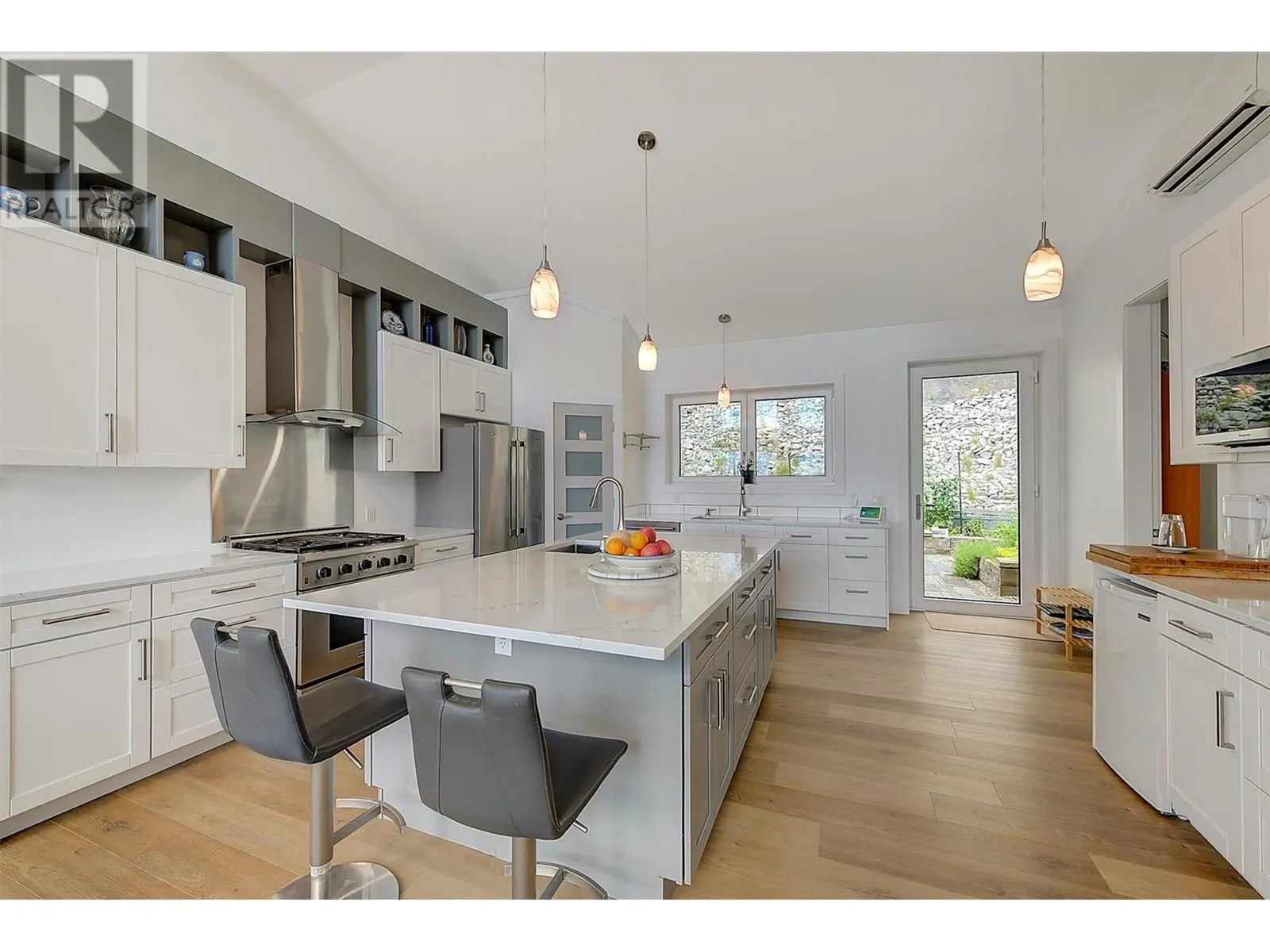 6131 Seymoure Lane
