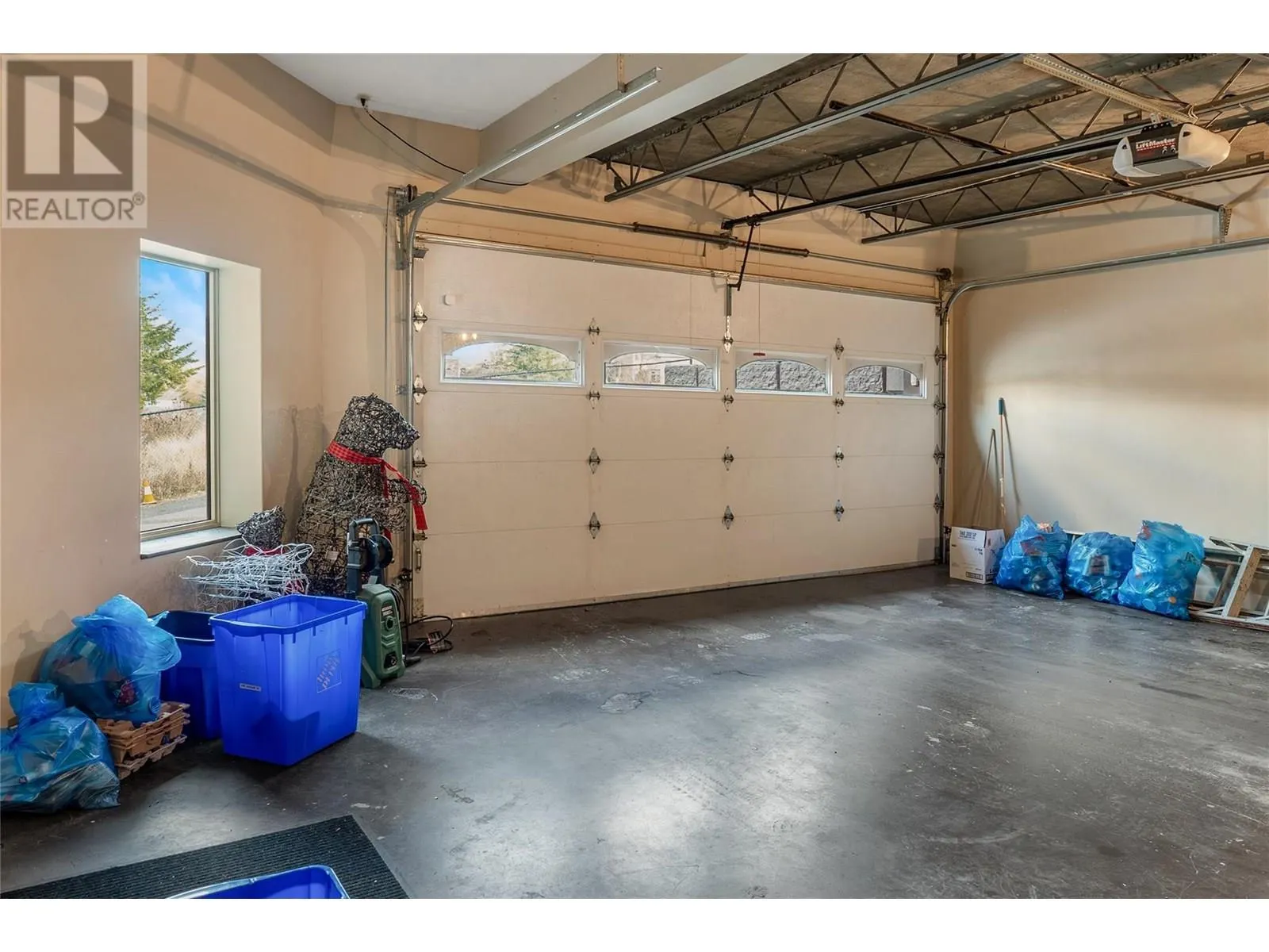 1029 Longacre Place