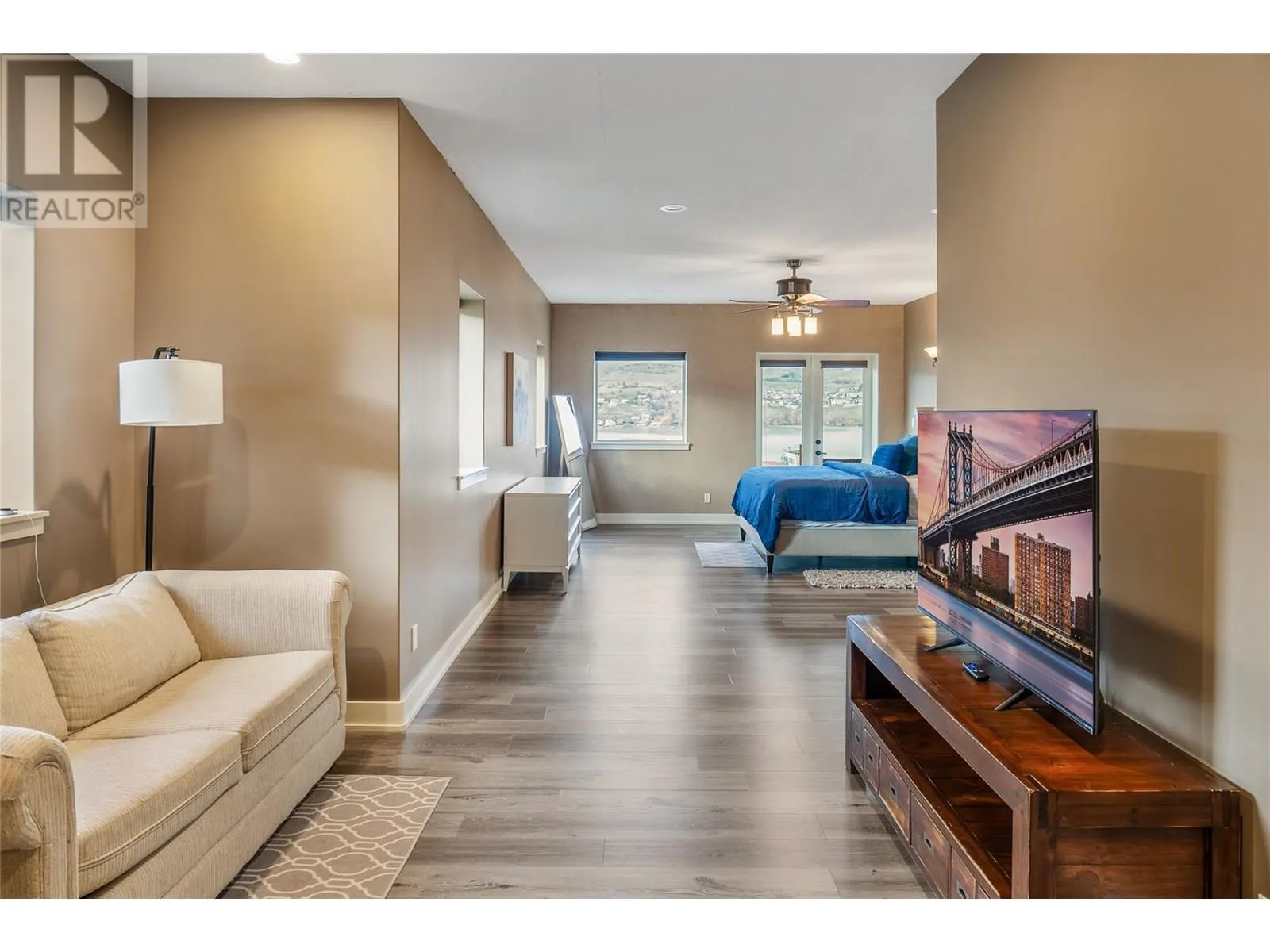 1029 Longacre Place