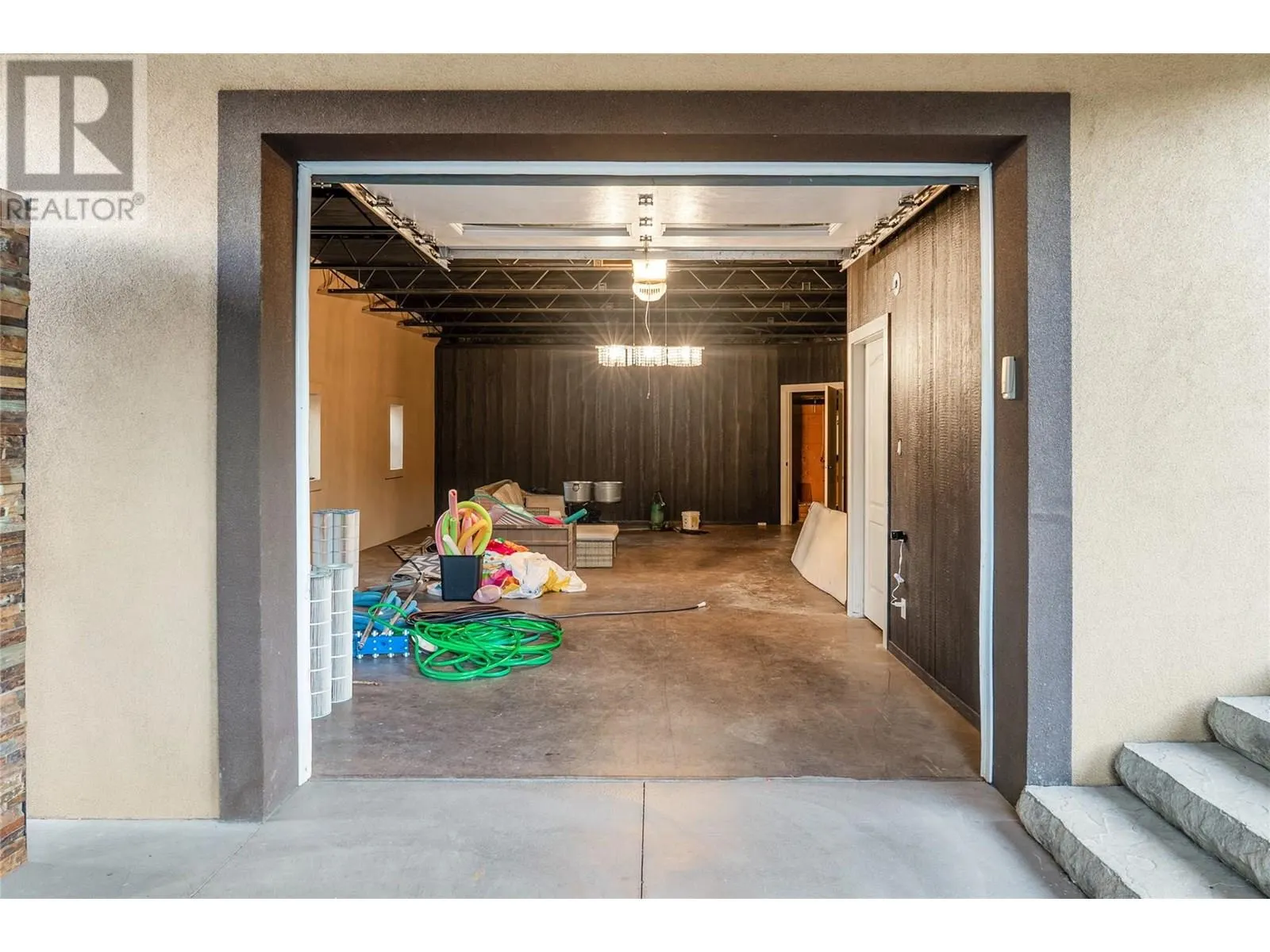 1029 Longacre Place