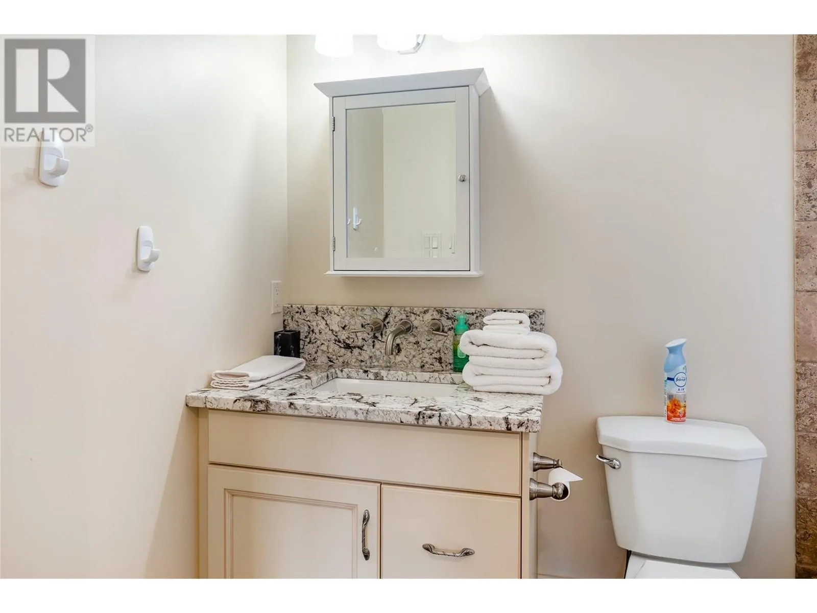 1029 Longacre Place
