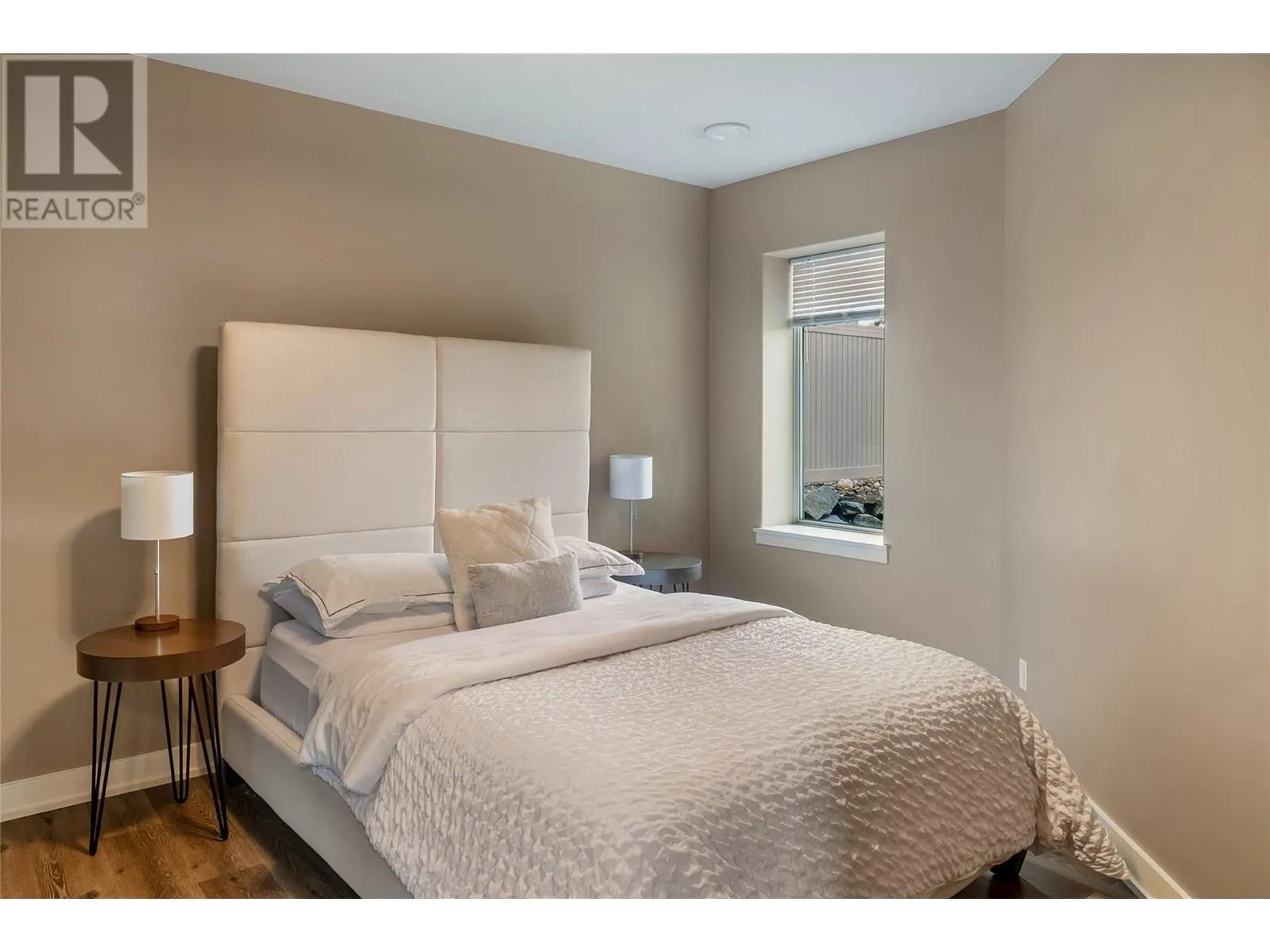1029 Longacre Place