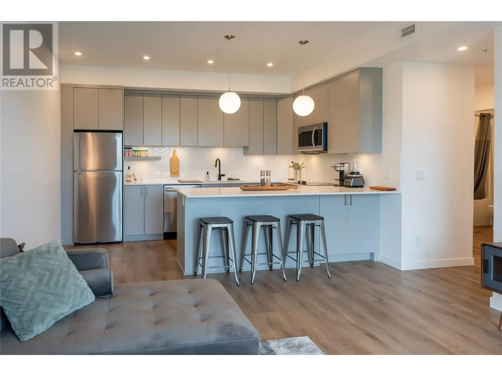 1274 Devonshire Avenue Unit# 514