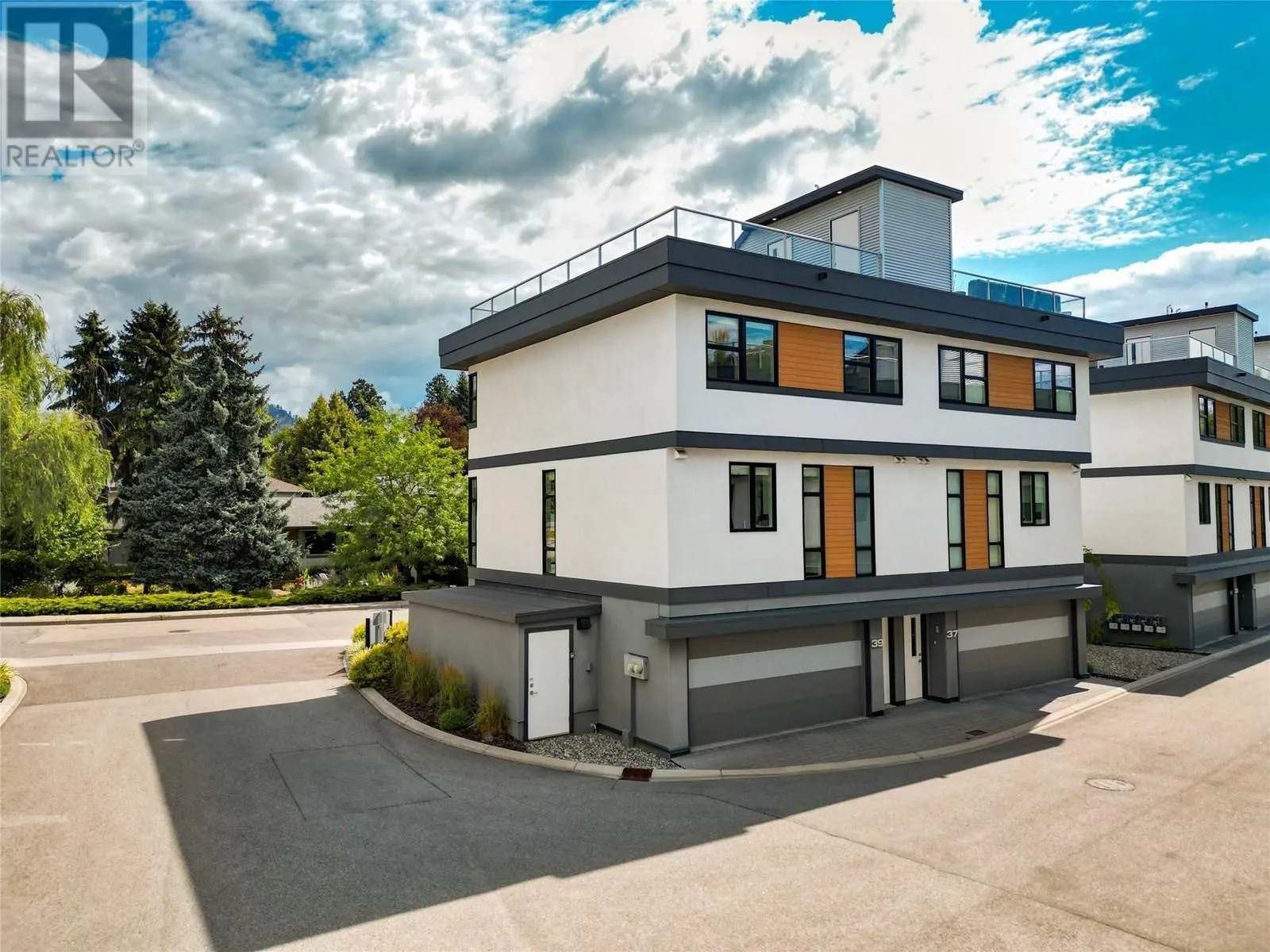1515 Highland Drive N Unit# 39