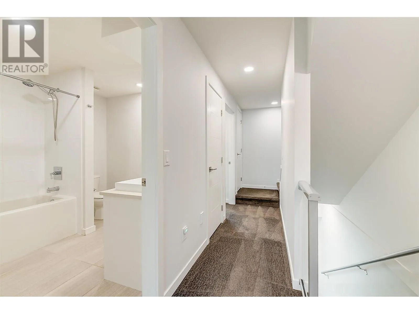 1515 Highland Drive N Unit# 39