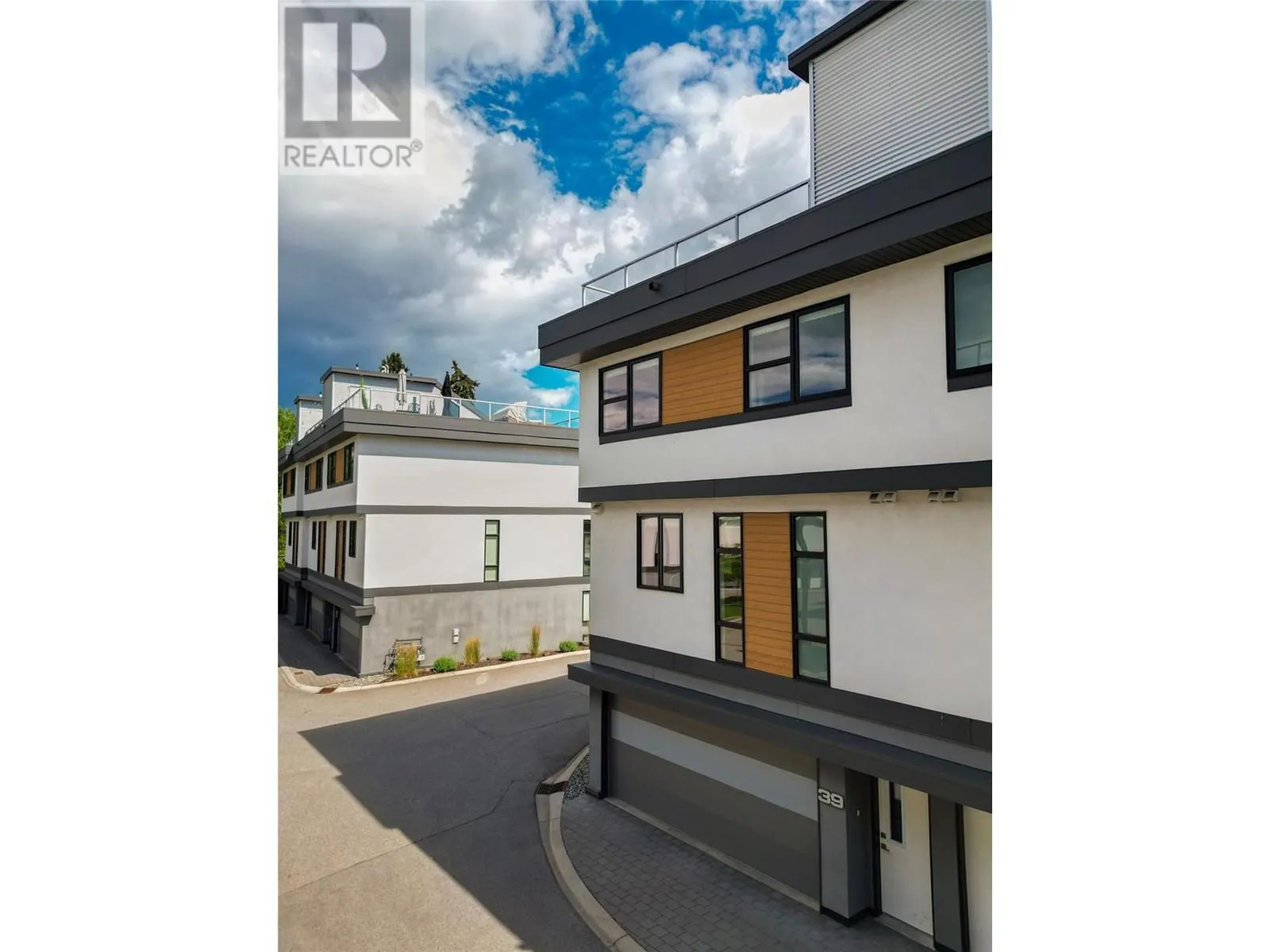 1515 Highland Drive N Unit# 39