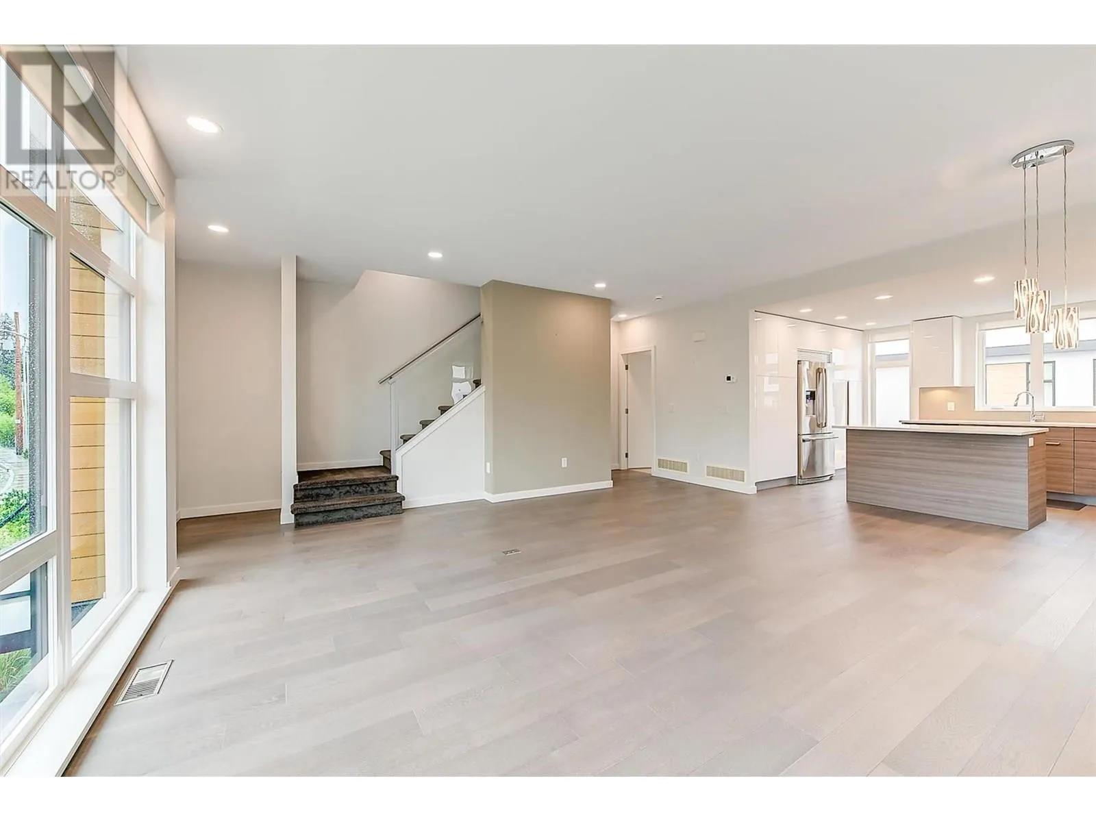 1515 Highland Drive N Unit# 39