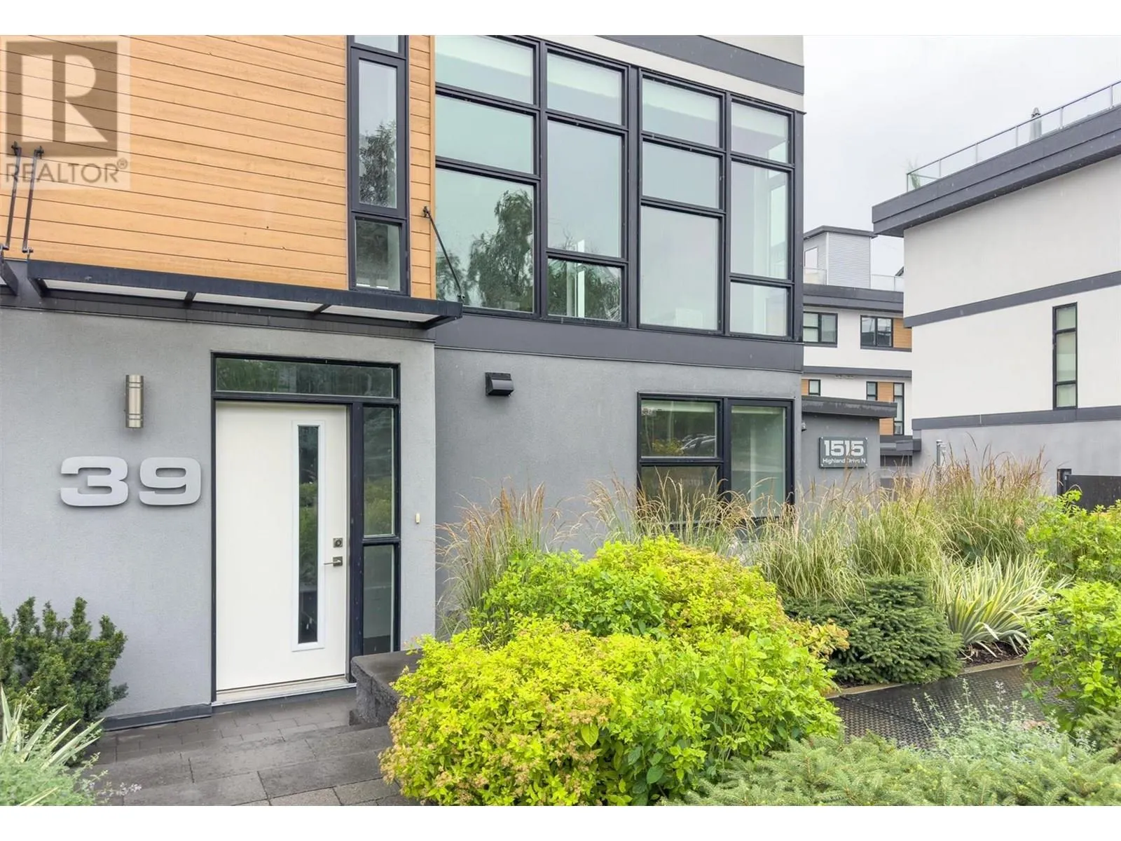 1515 Highland Drive N Unit# 39