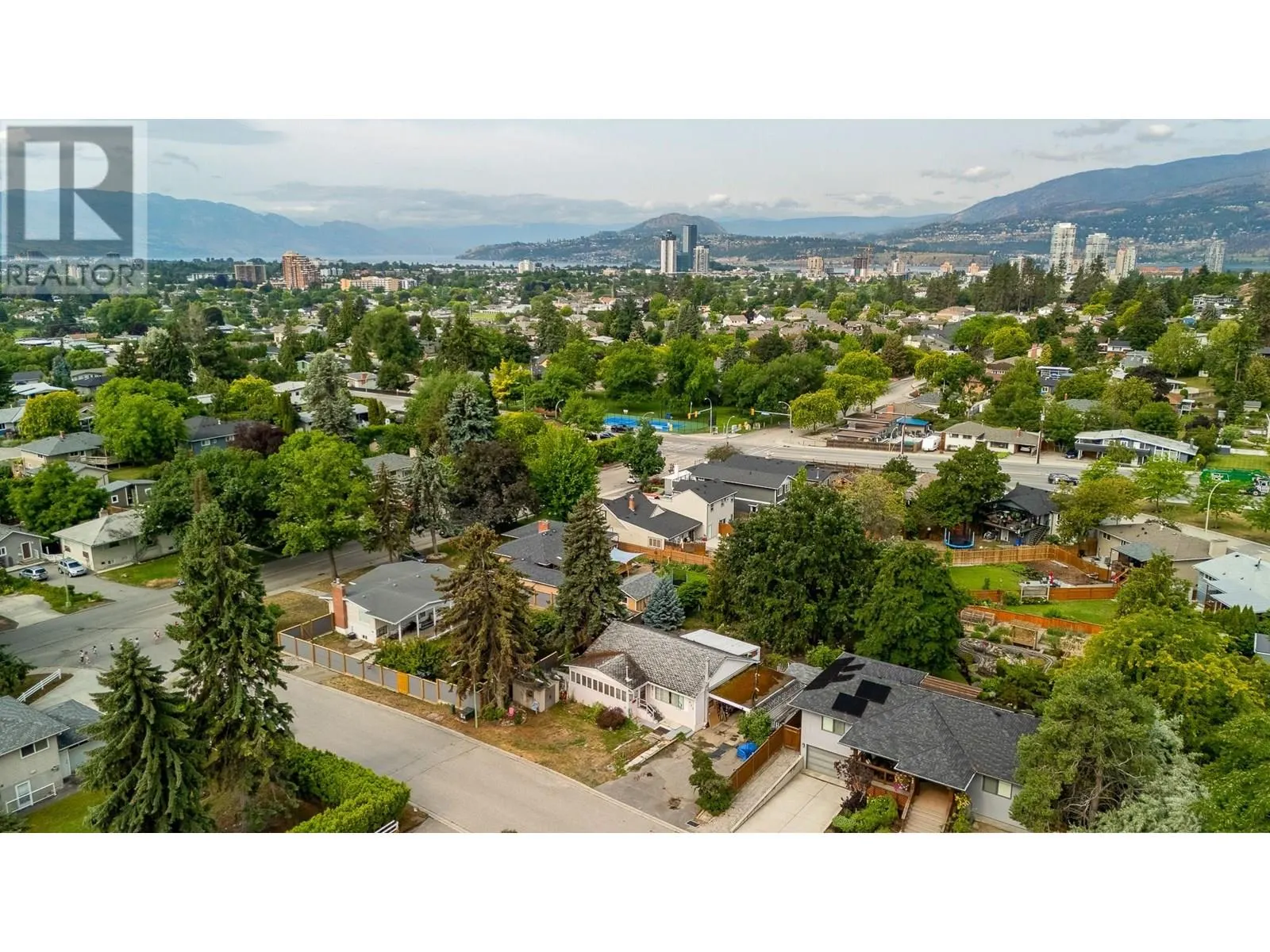 988 Glengarry Street