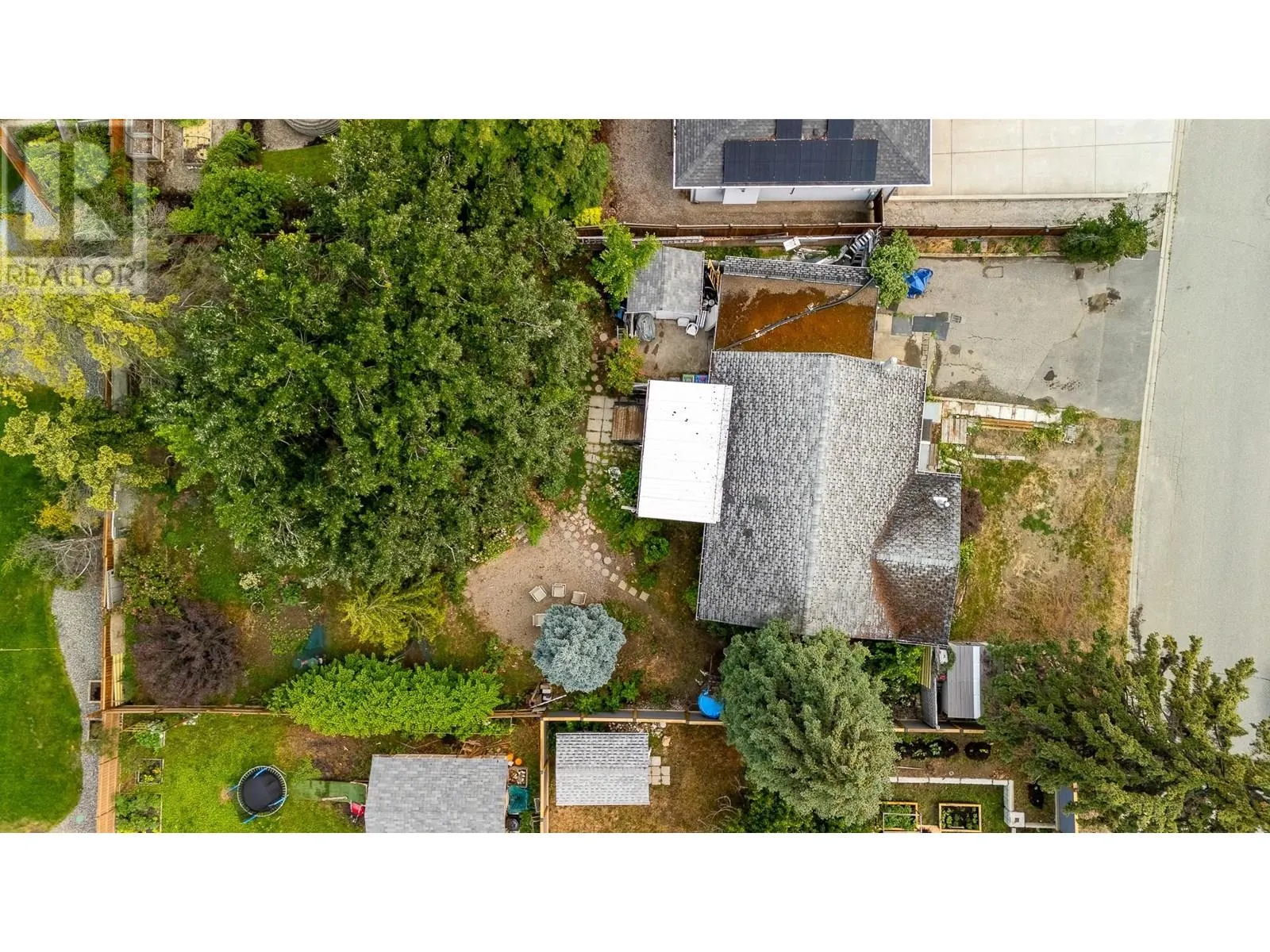988 Glengarry Street