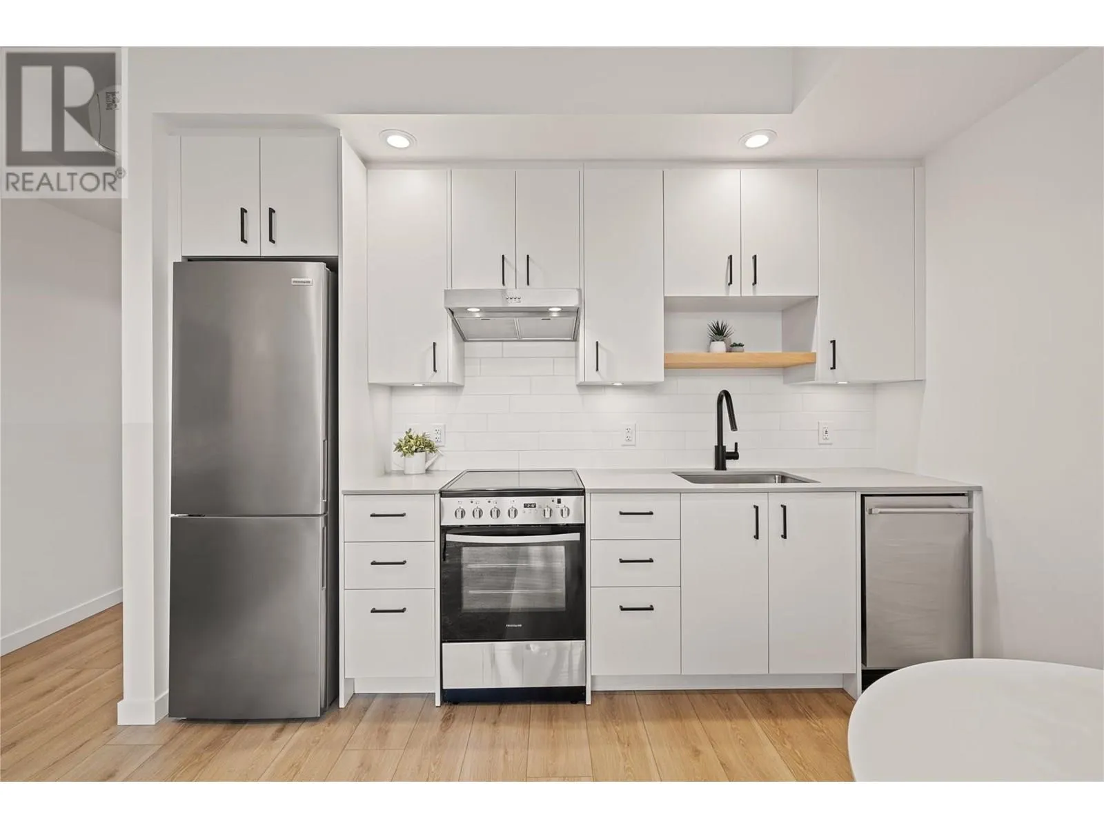 660 Cawston Avenue Unit# 208