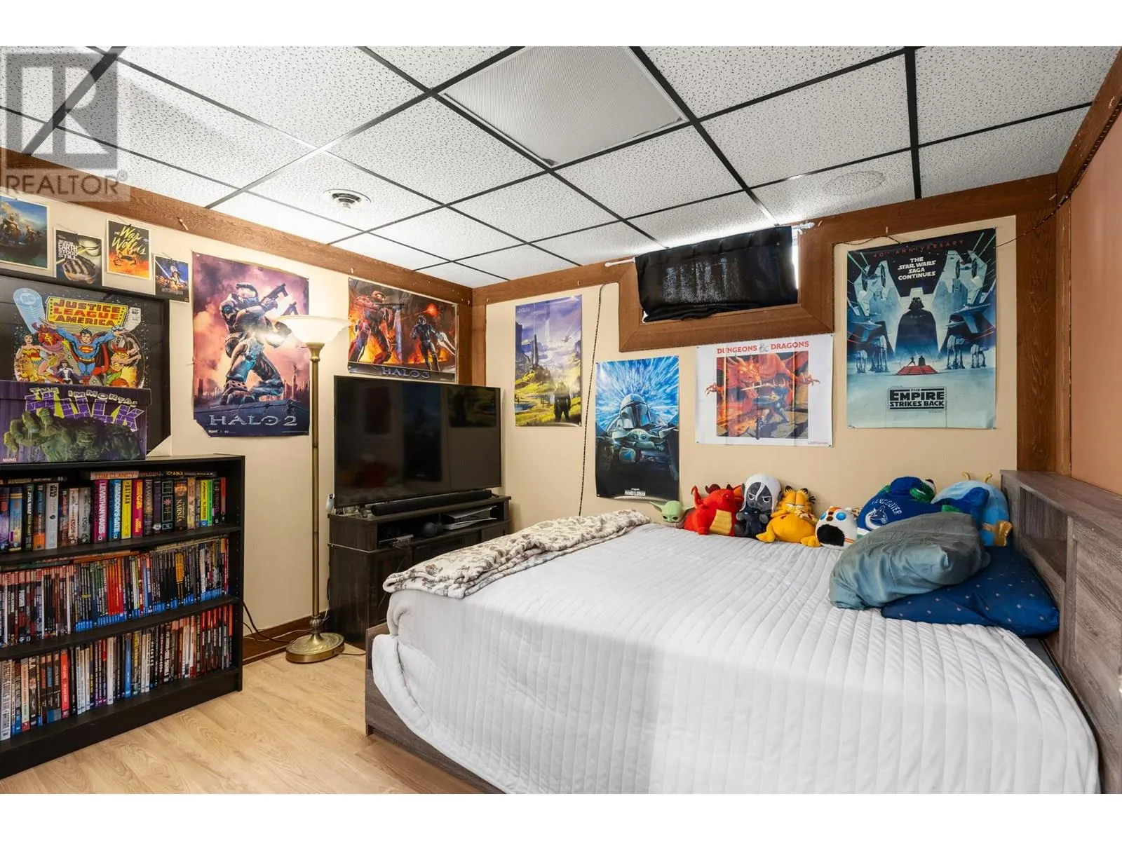 955 Hickory Road