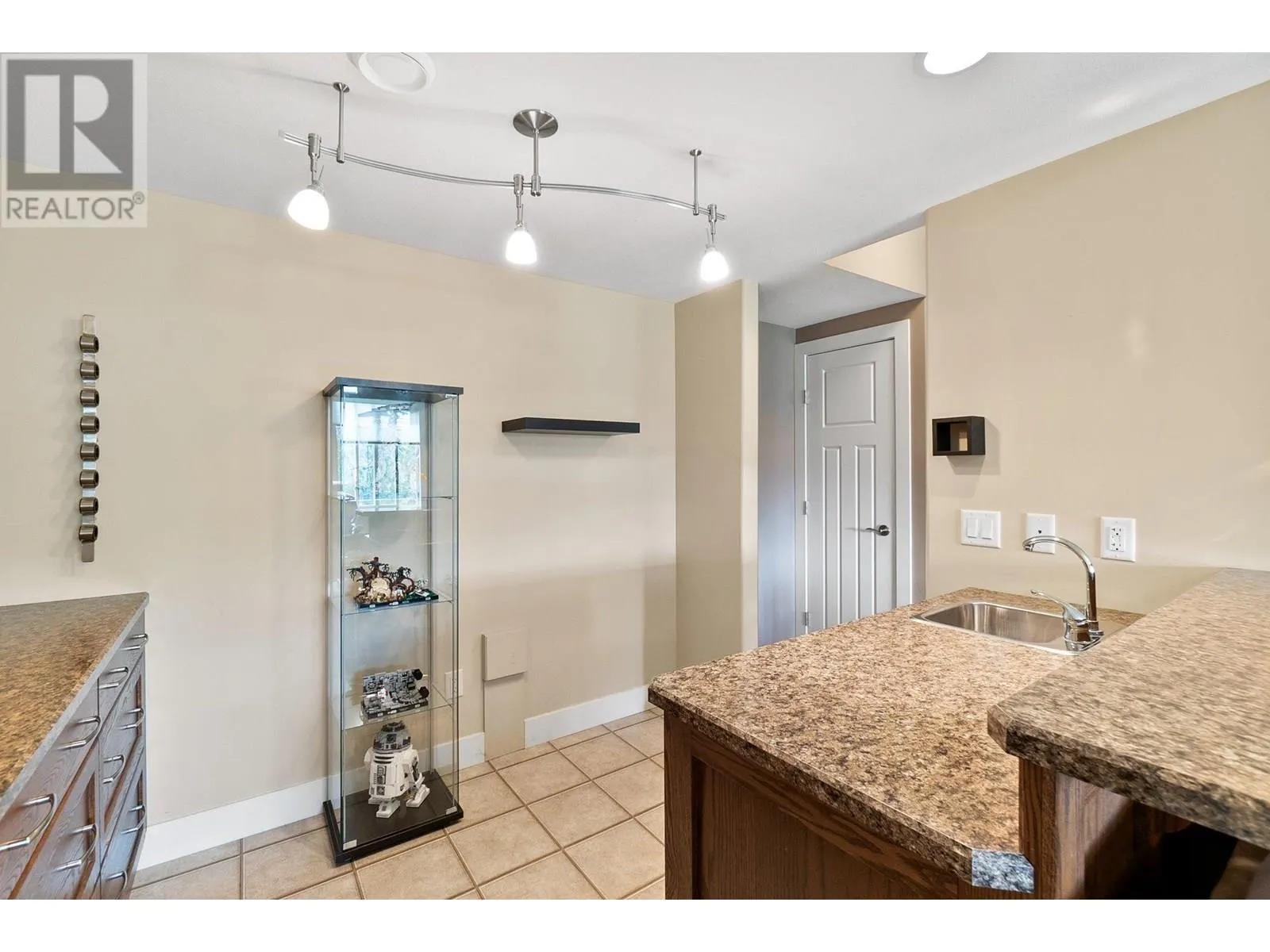 2421 Glacier Court Unit# 21