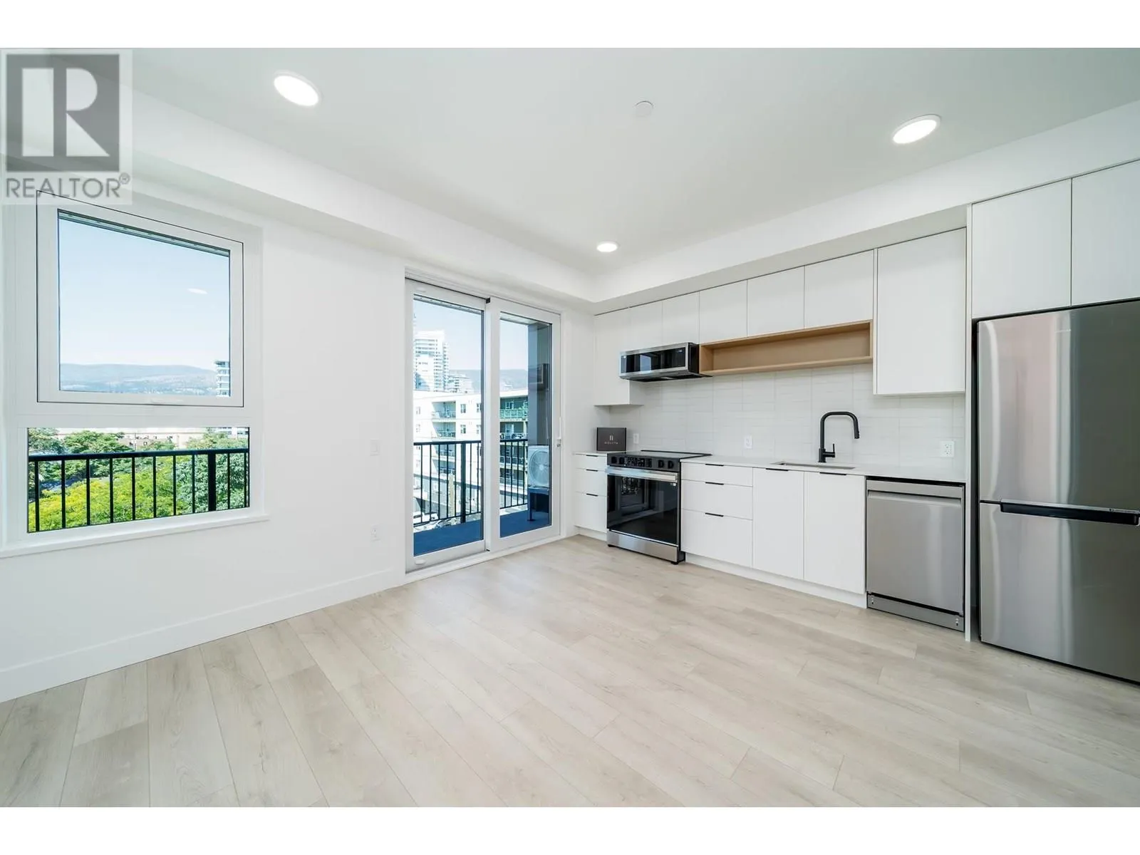 620 Coronation Avenue Unit# 507