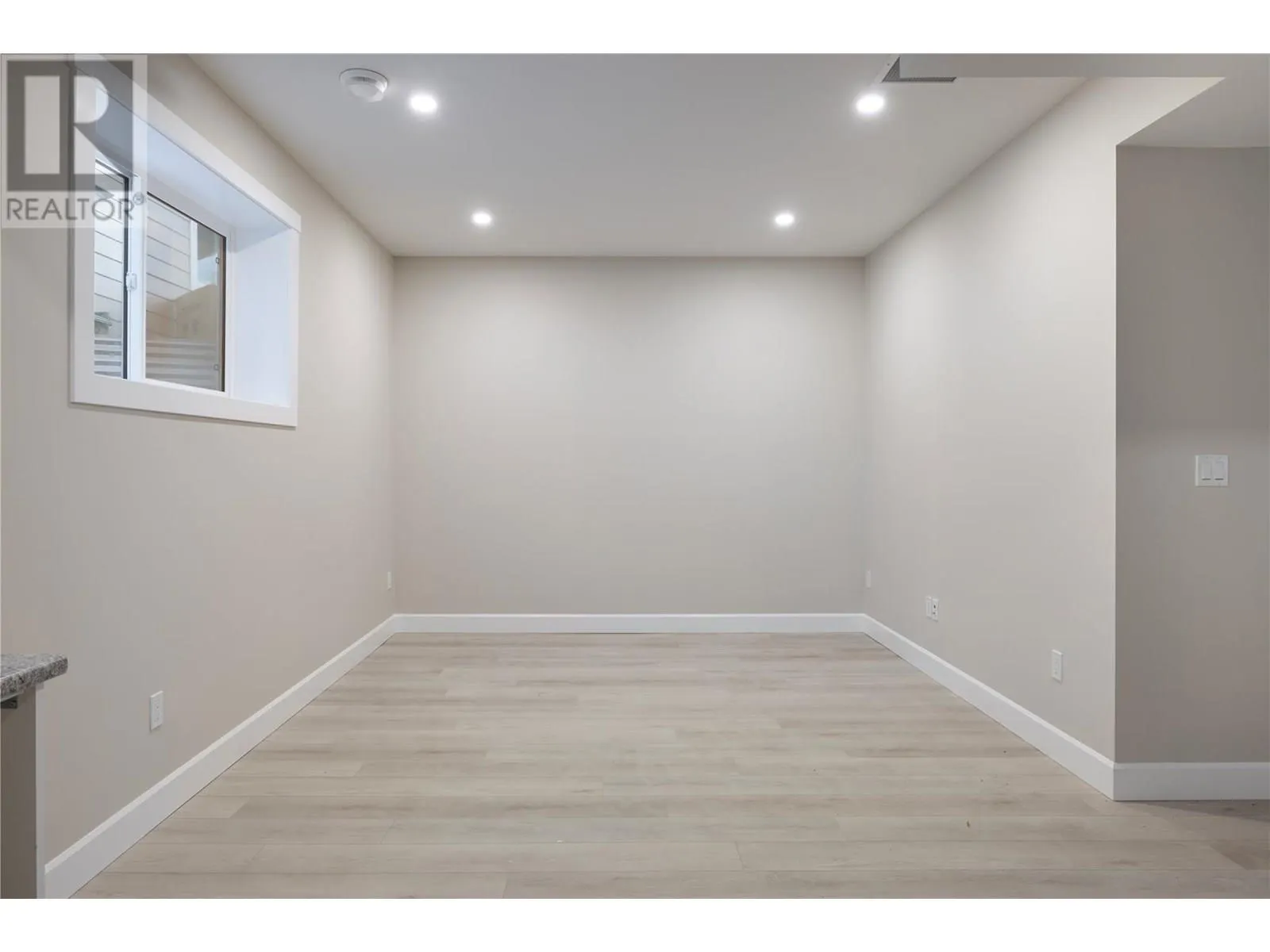 806 Cliff Avenue Unit# 109