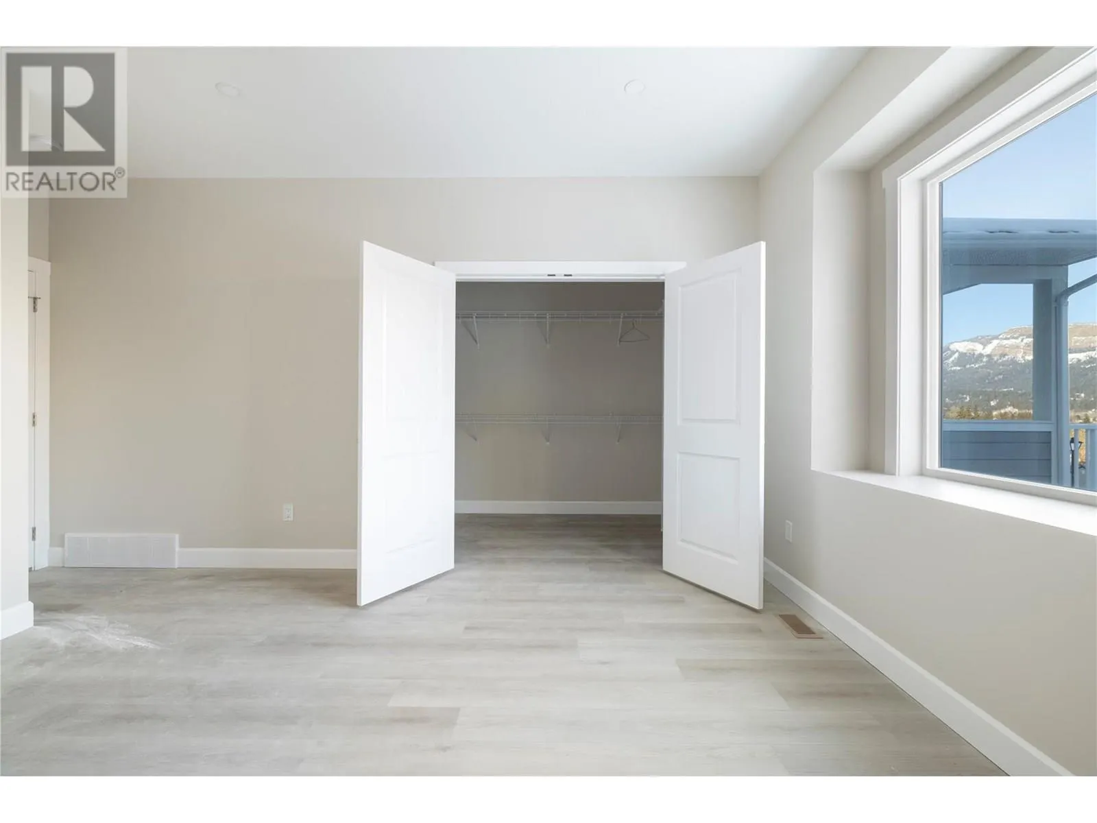 806 Cliff Avenue Unit# 109