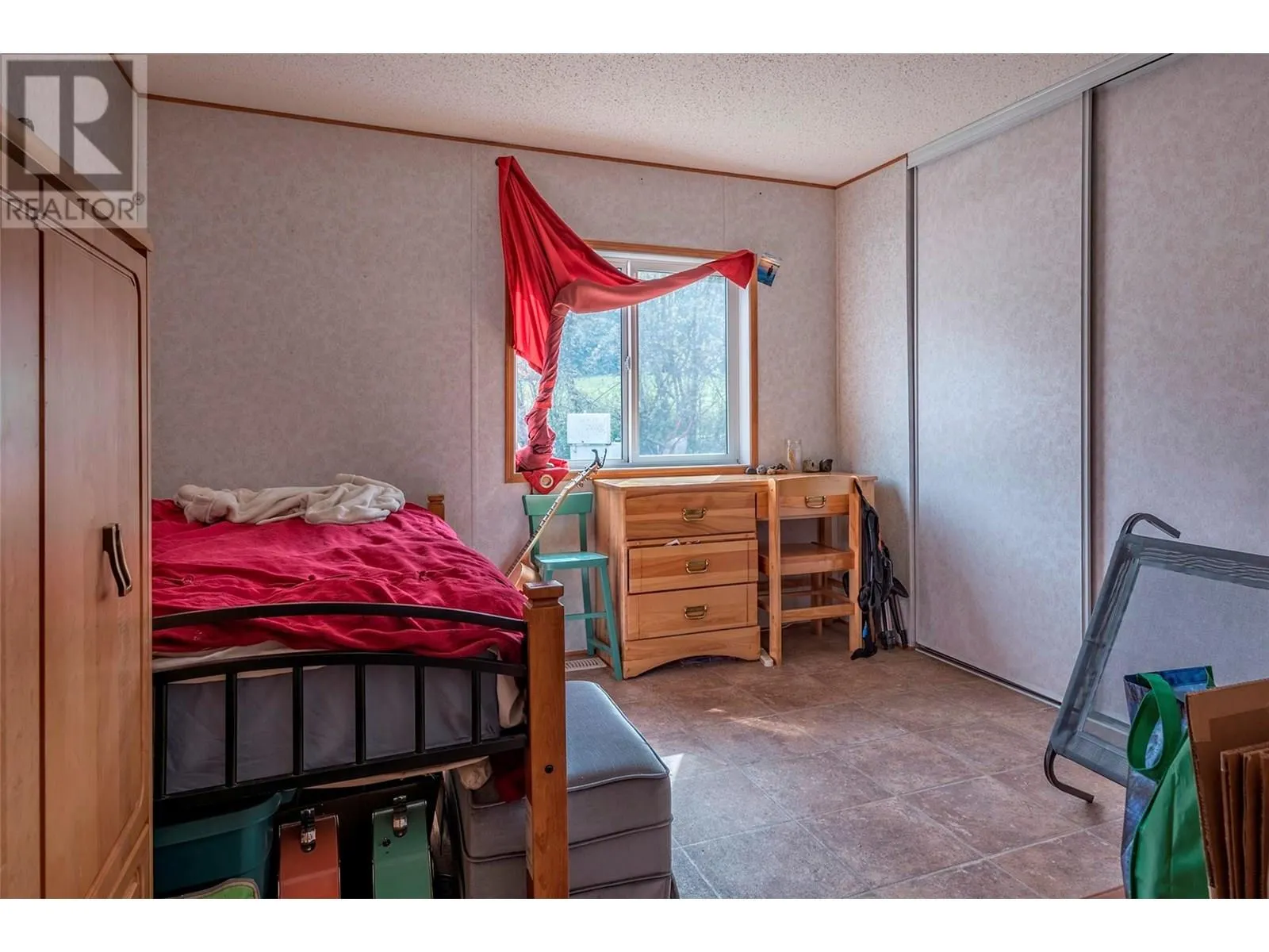 1121 Mountain View Road