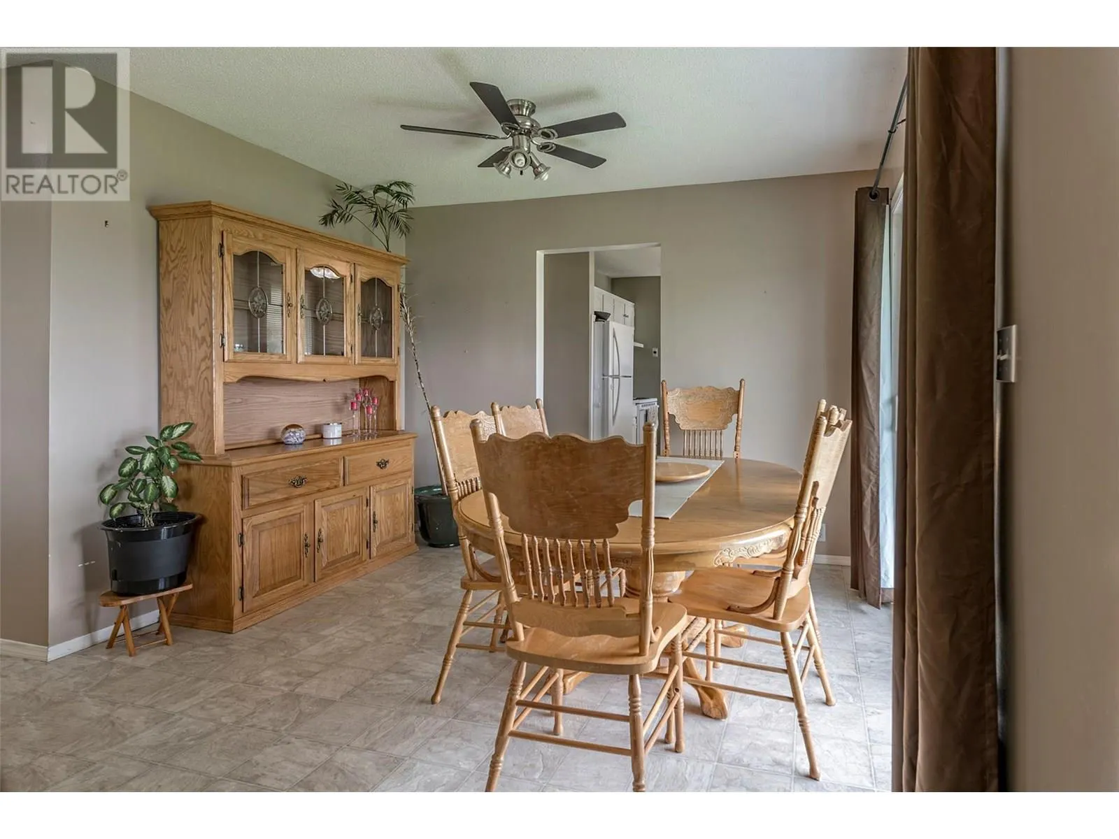 1121 Mountain View Road