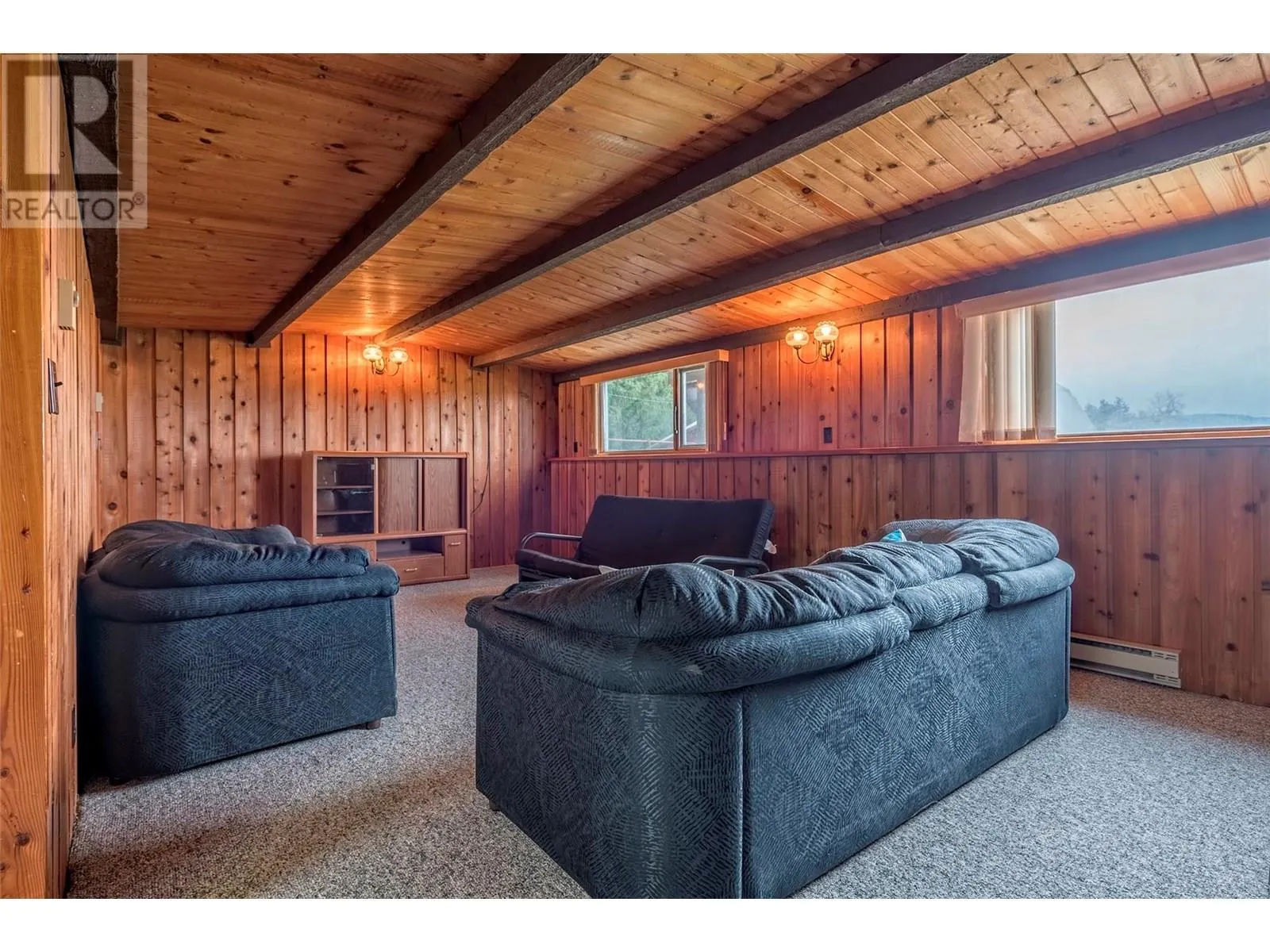1121 Mountain View Road