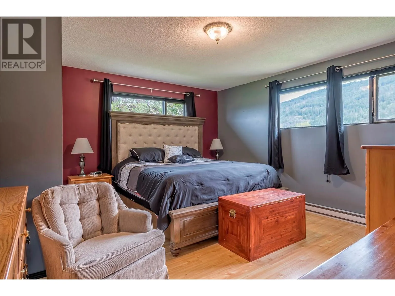1121 Mountain View Road