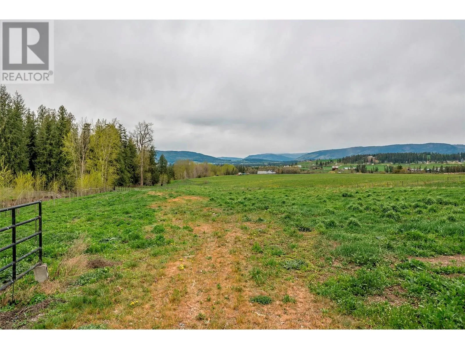 1121 Mountain View Road
