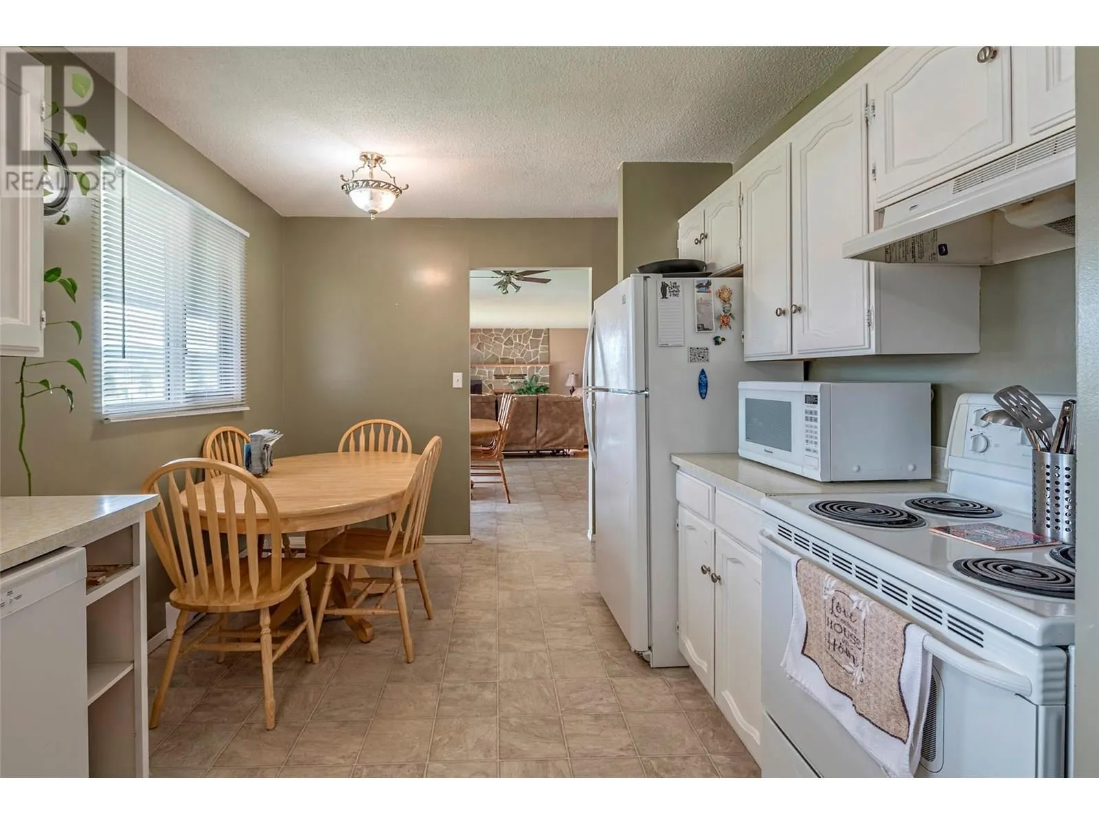 1121 Mountain View Road