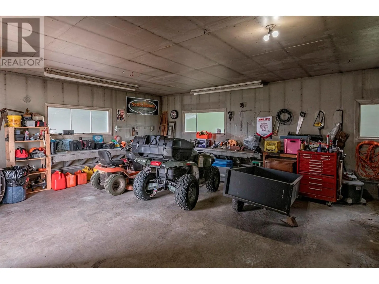 1121 Mountain View Road